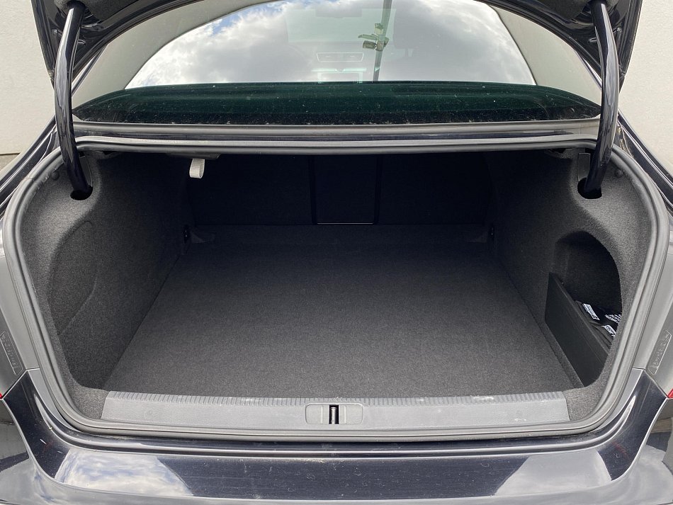 Volkswagen CC 2.0 TDi Sport