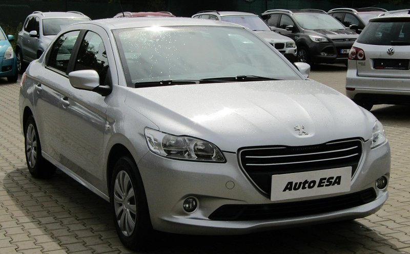 Peugeot 301 1.6 i 