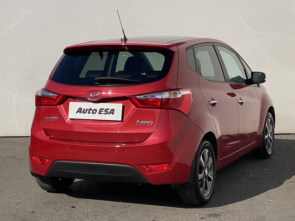 Hyundai Ix20 1.6i 