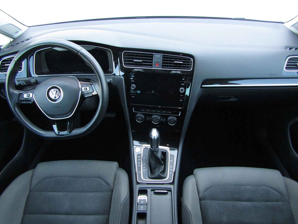 Volkswagen Golf 1.5 TSi 