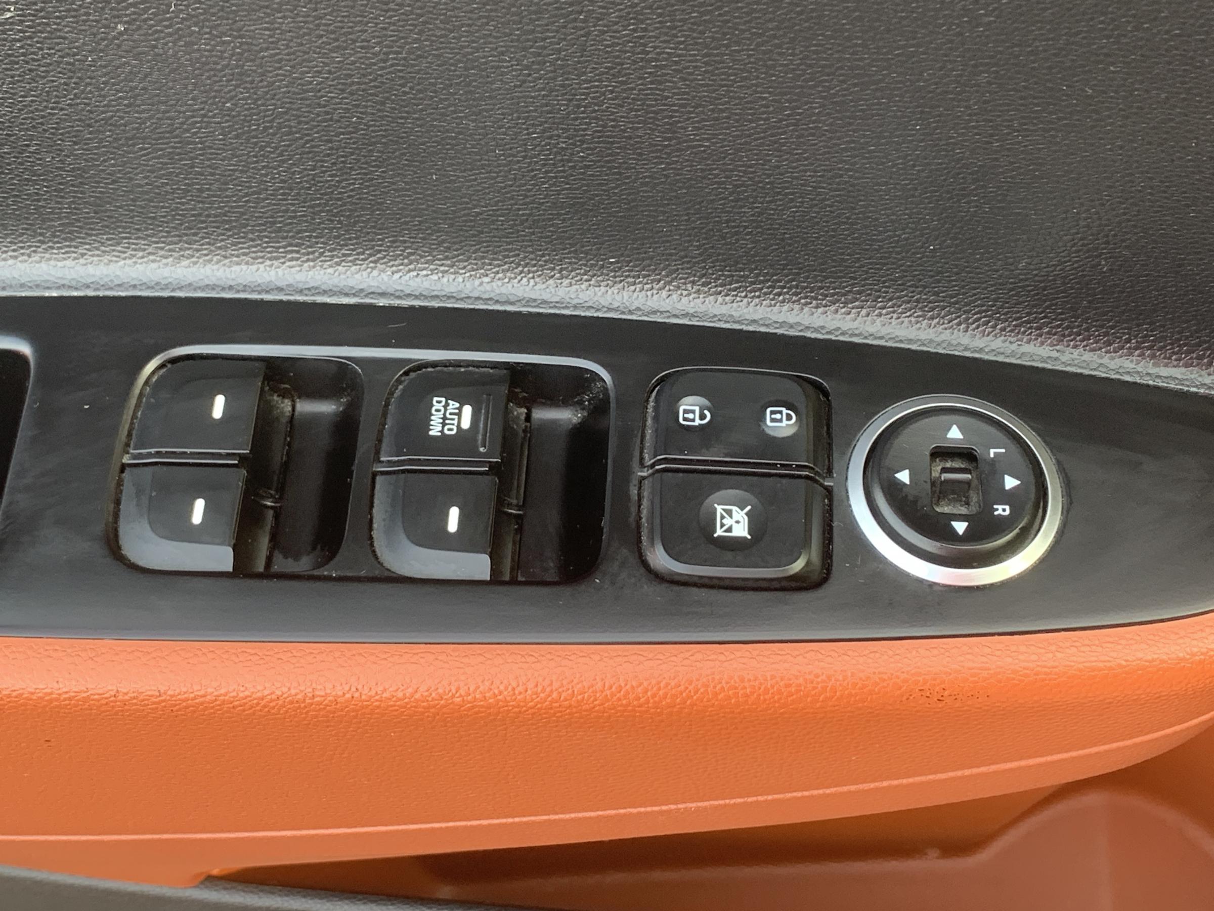 Hyundai i10, 2015 - pohled č. 17