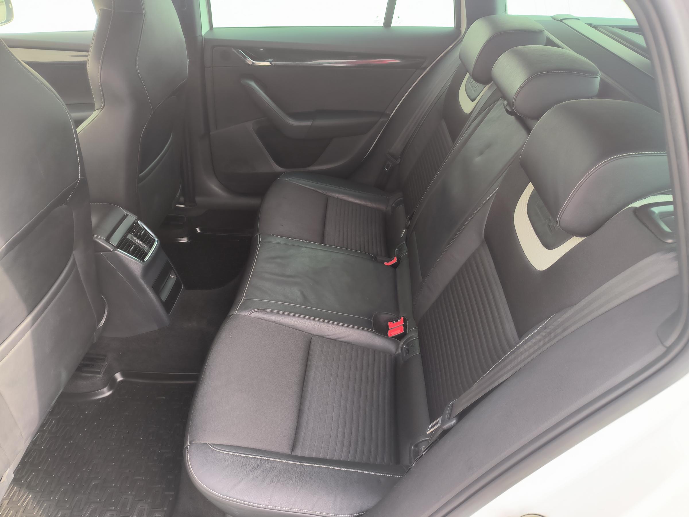 Škoda Octavia III, 2013 - pohled č. 11