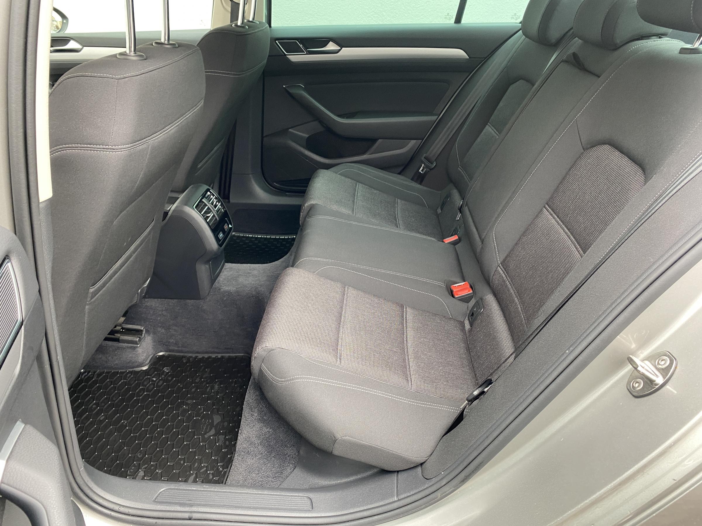 Volkswagen Passat, 2016 - pohled č. 10