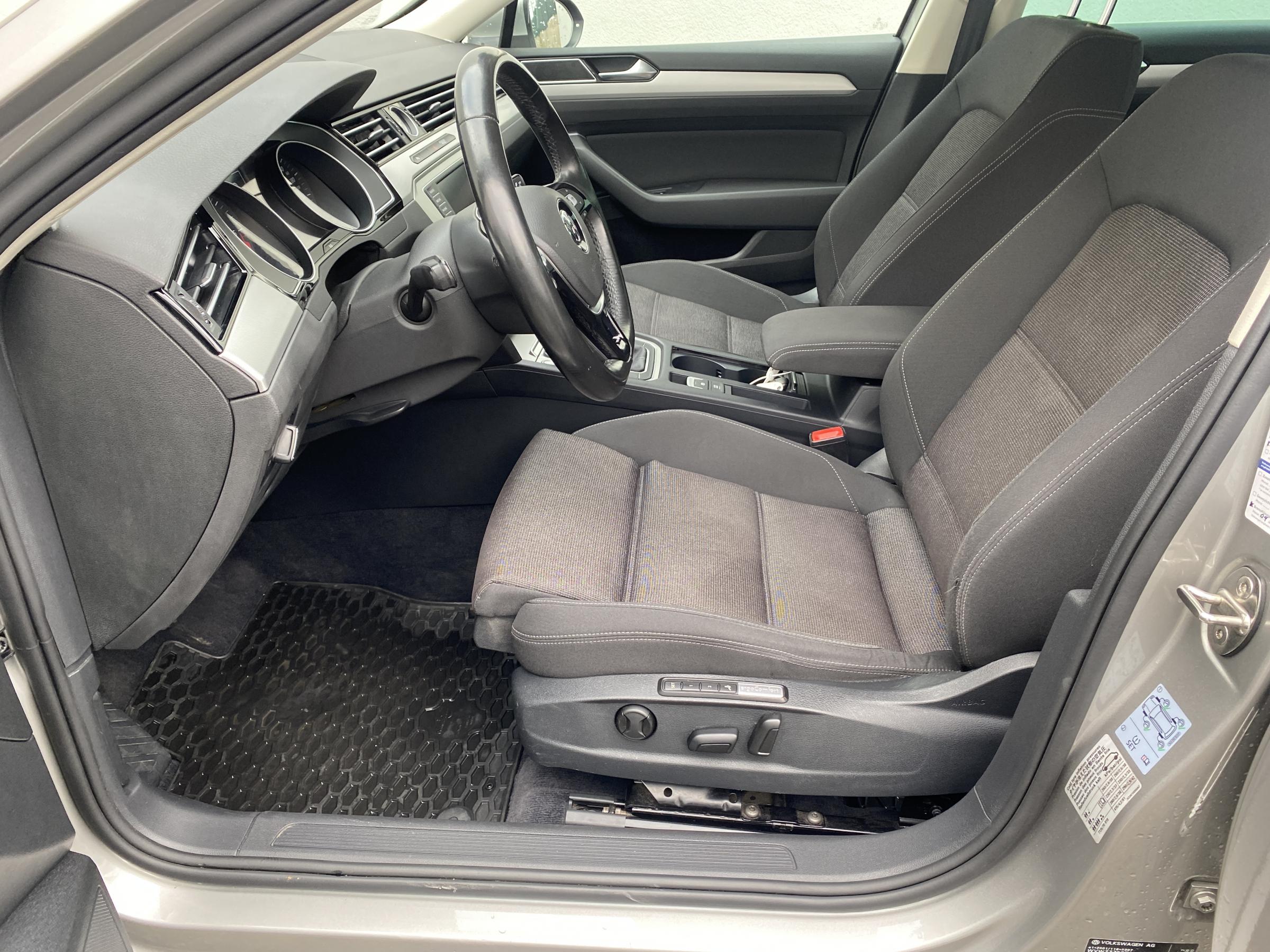 Volkswagen Passat, 2016 - pohled č. 9