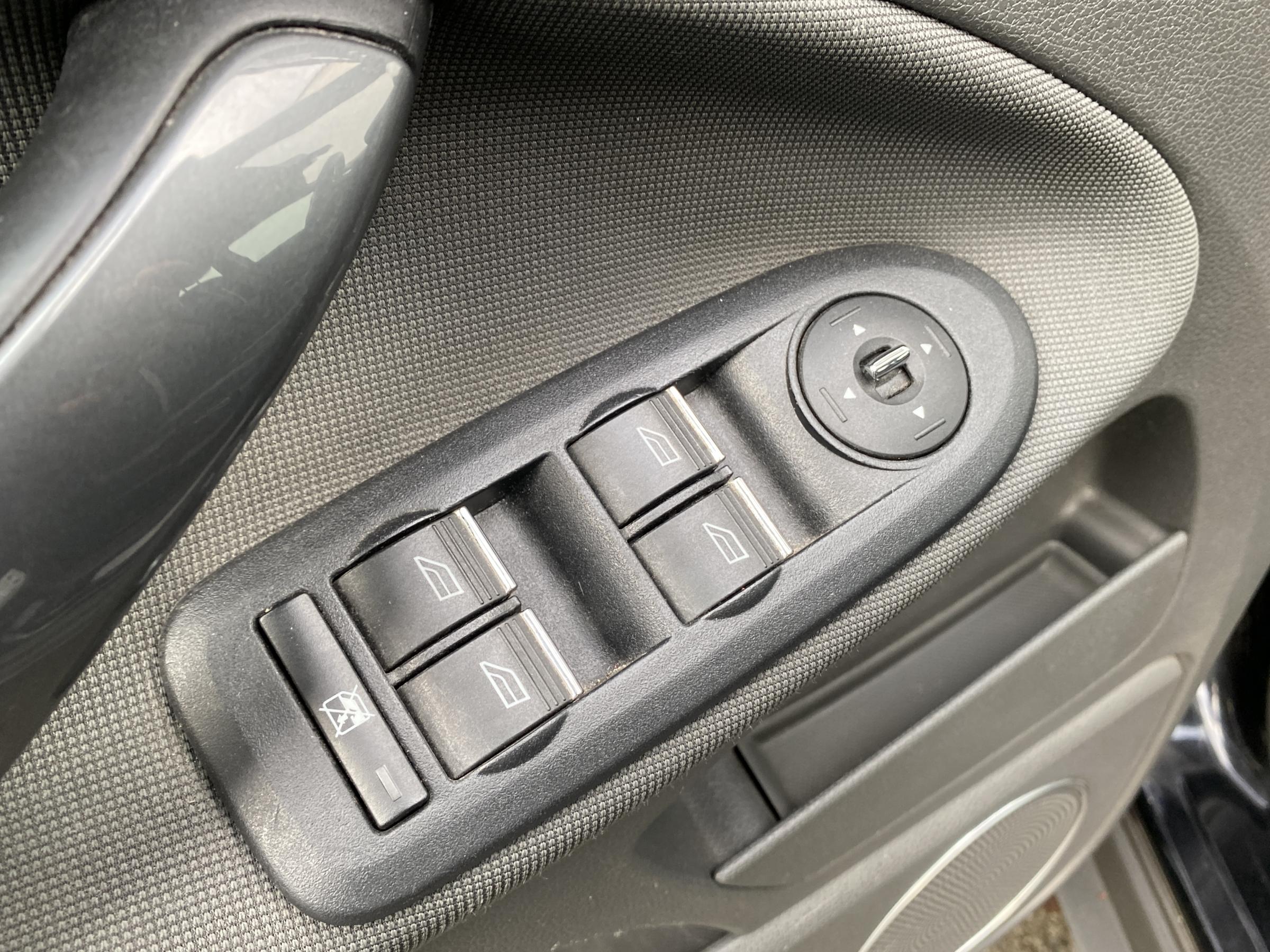 Ford Kuga, 2010 - pohled č. 13