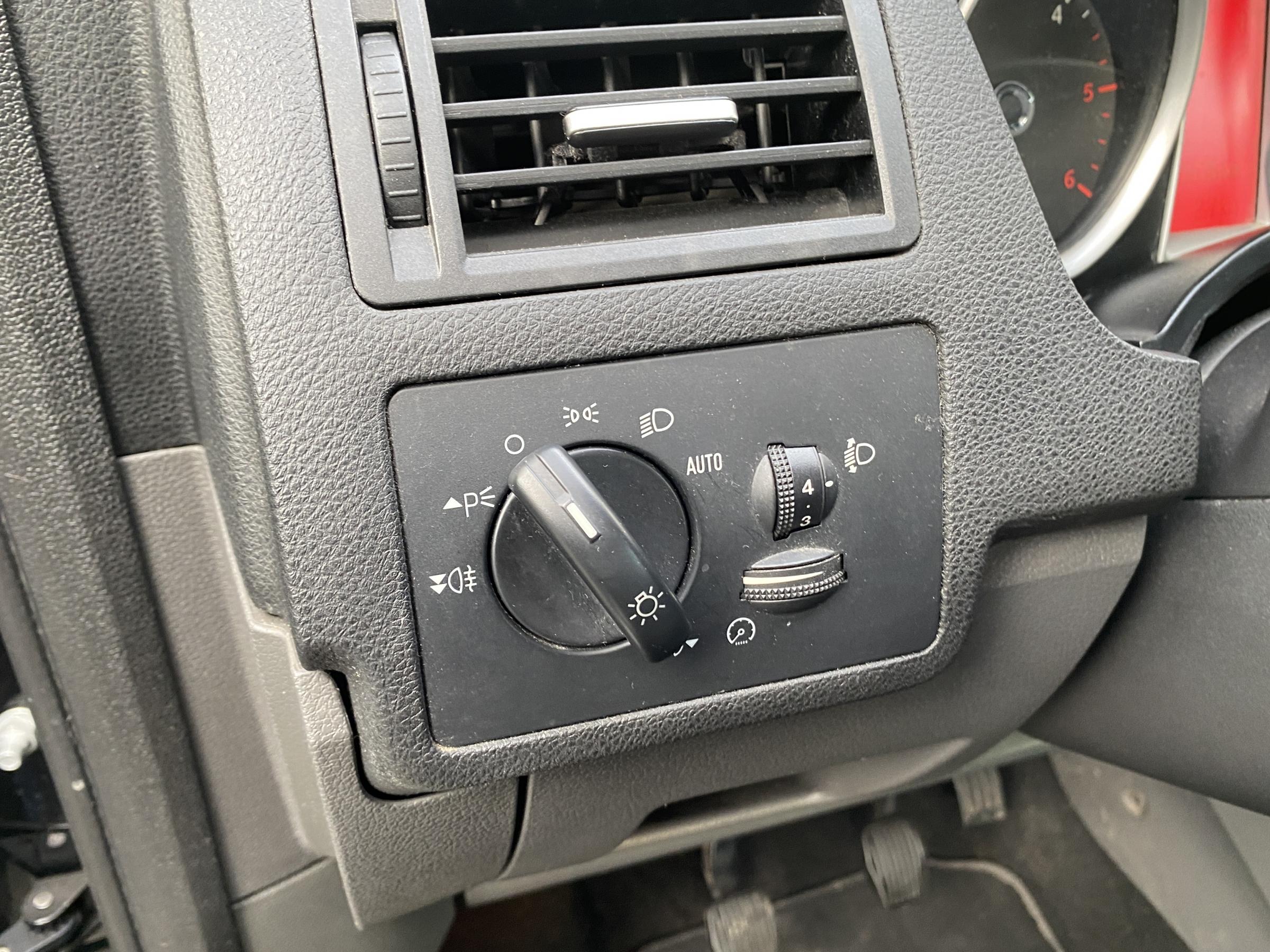 Ford Kuga, 2010 - pohled č. 14