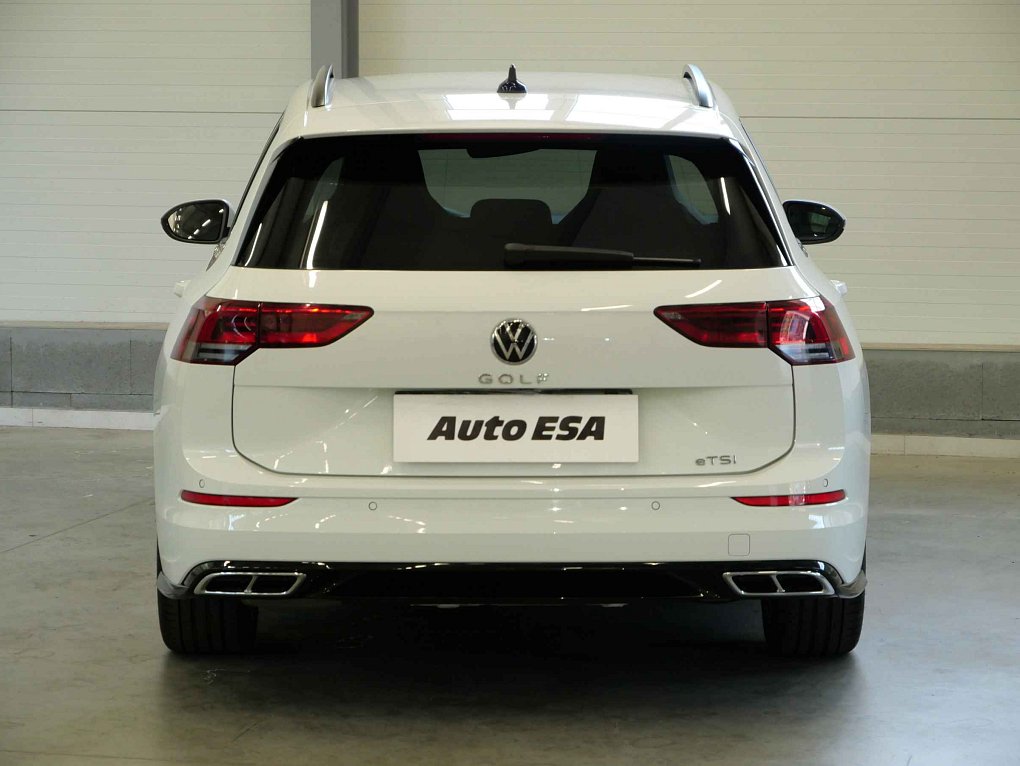Volkswagen Golf 1.5TSI R-Line