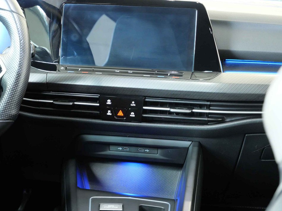 Volkswagen Golf 1.5TSI R-Line