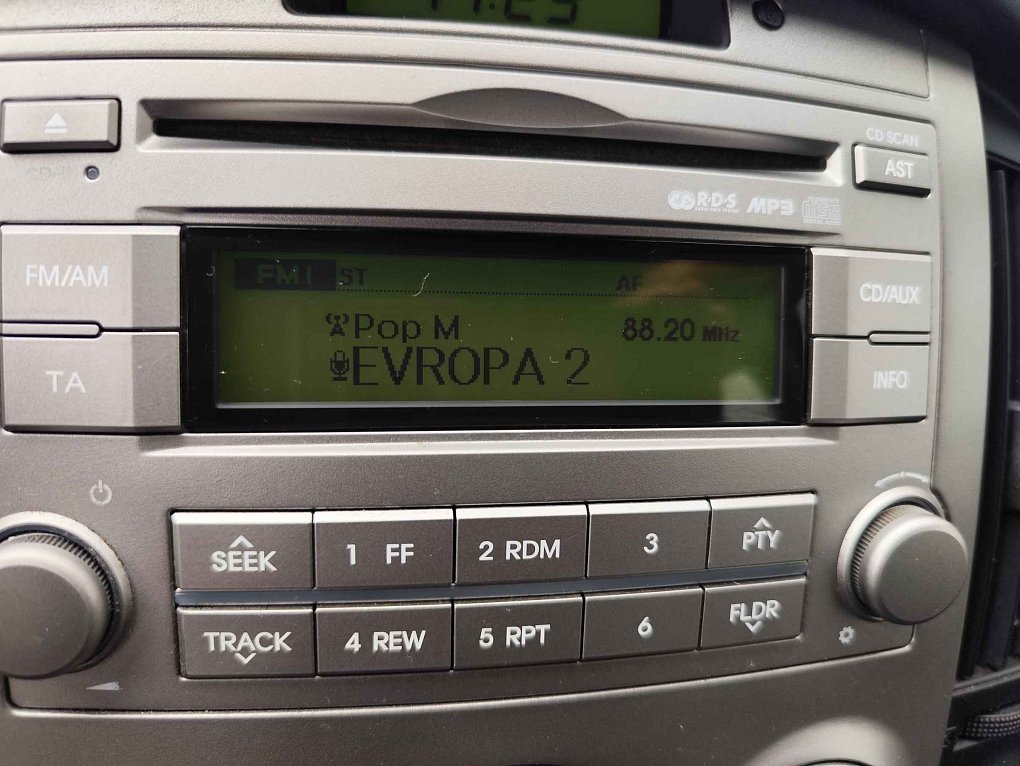Hyundai H 1 2.5CRDI  8míst