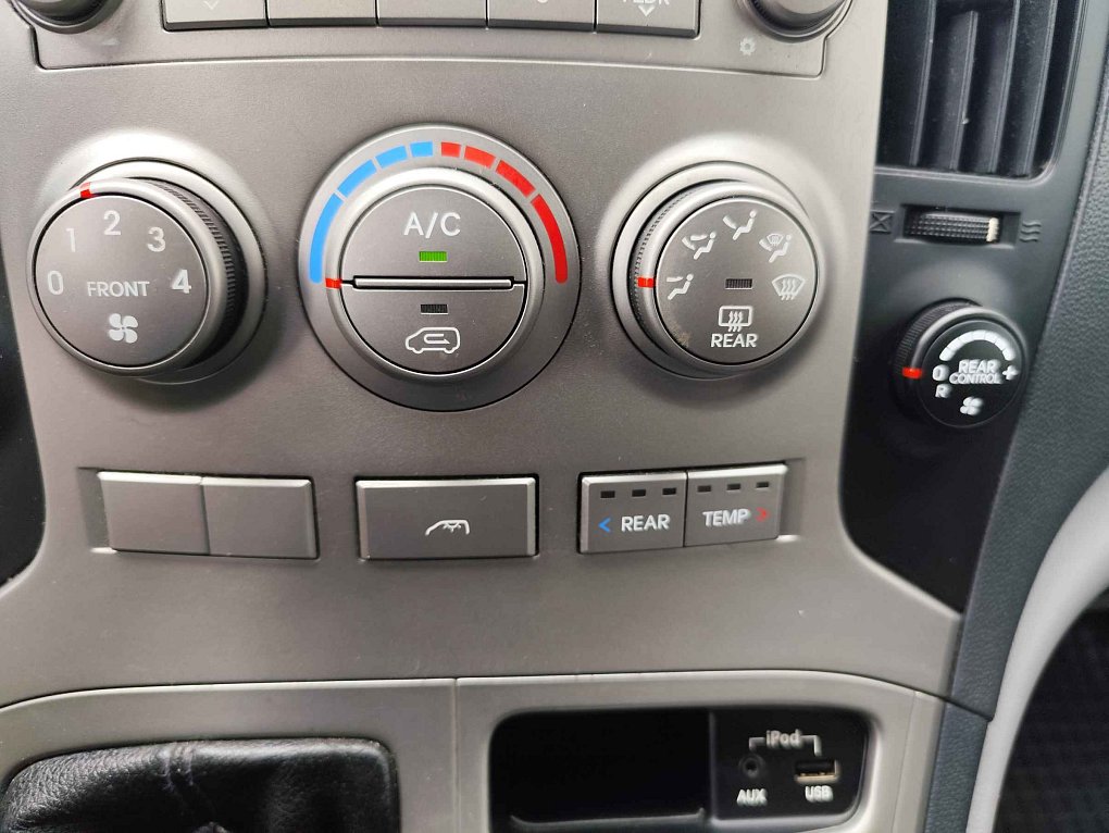 Hyundai H 1 2.5CRDI  8míst