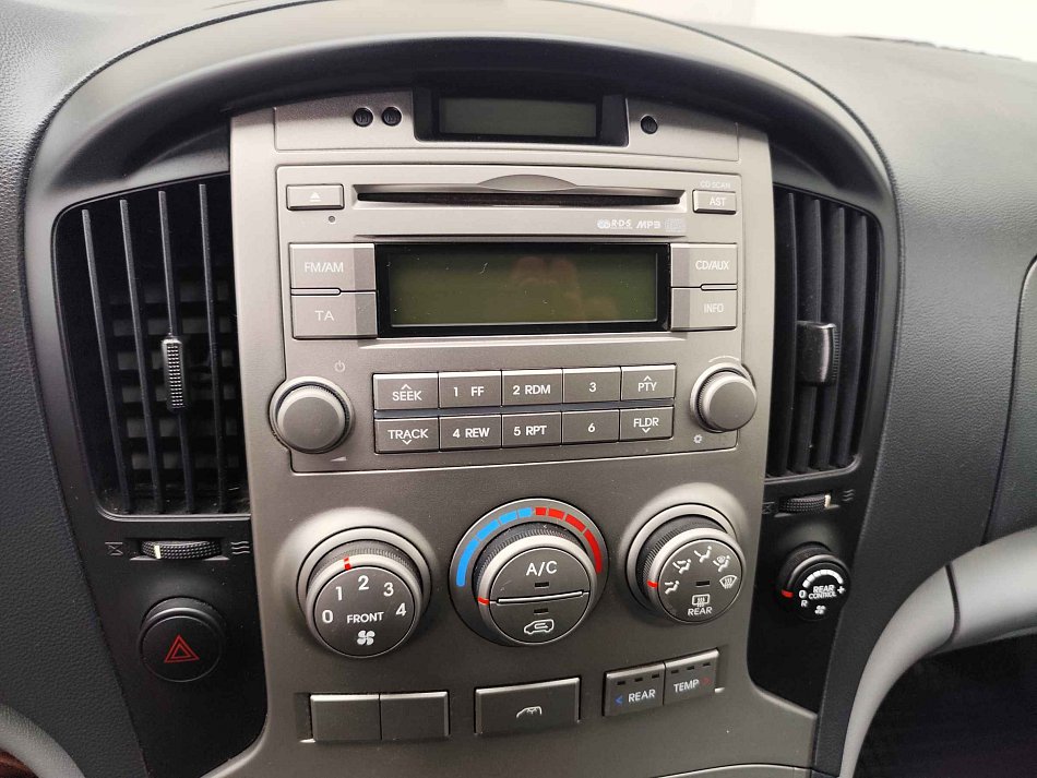 Hyundai H 1 2.5CRDI  8míst