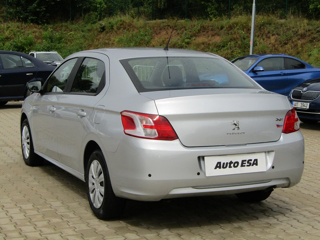 Peugeot 301 1.6i 