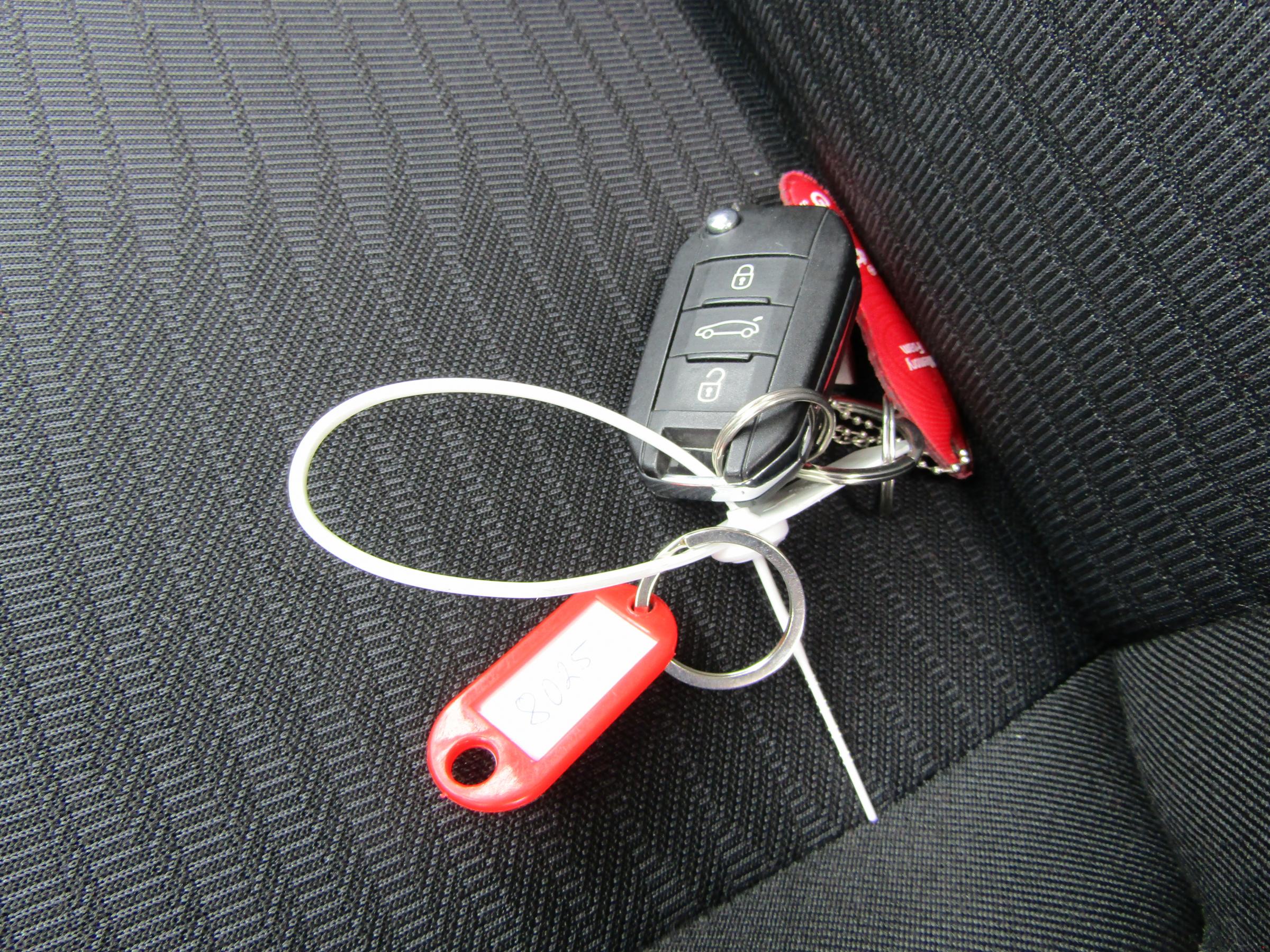 Peugeot 301, 2016 - pohled č. 16