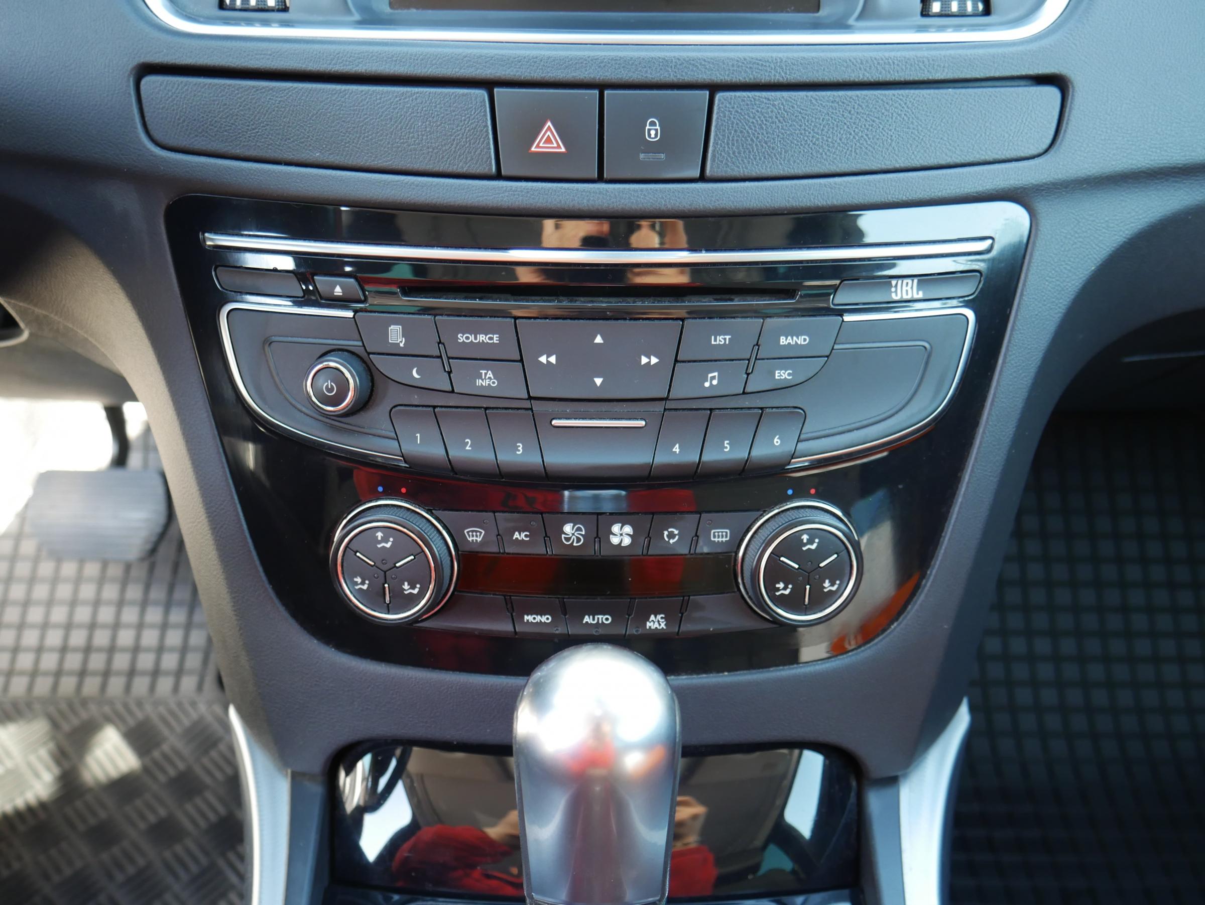 Peugeot 508, 2011 - pohled č. 16