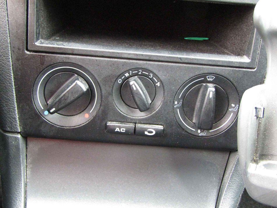 Škoda Octavia 1.6 MPi  Tour