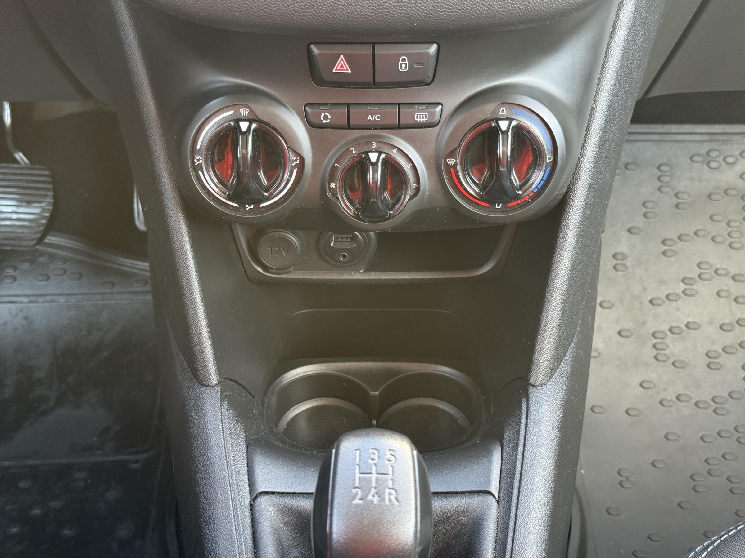 Peugeot 208, 2016 - pohled č. 13