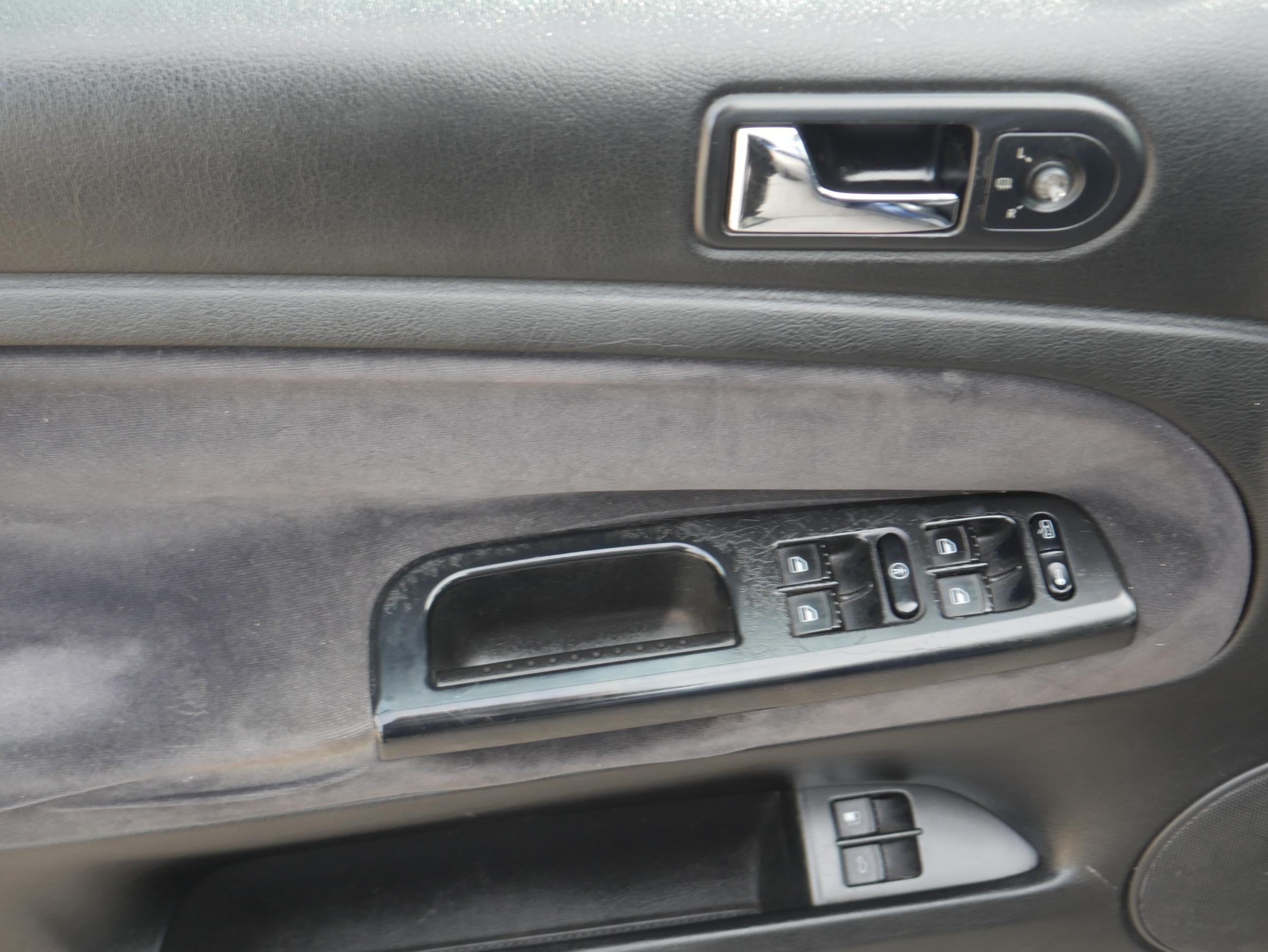 Volkswagen Passat, 2003 - pohled č. 13