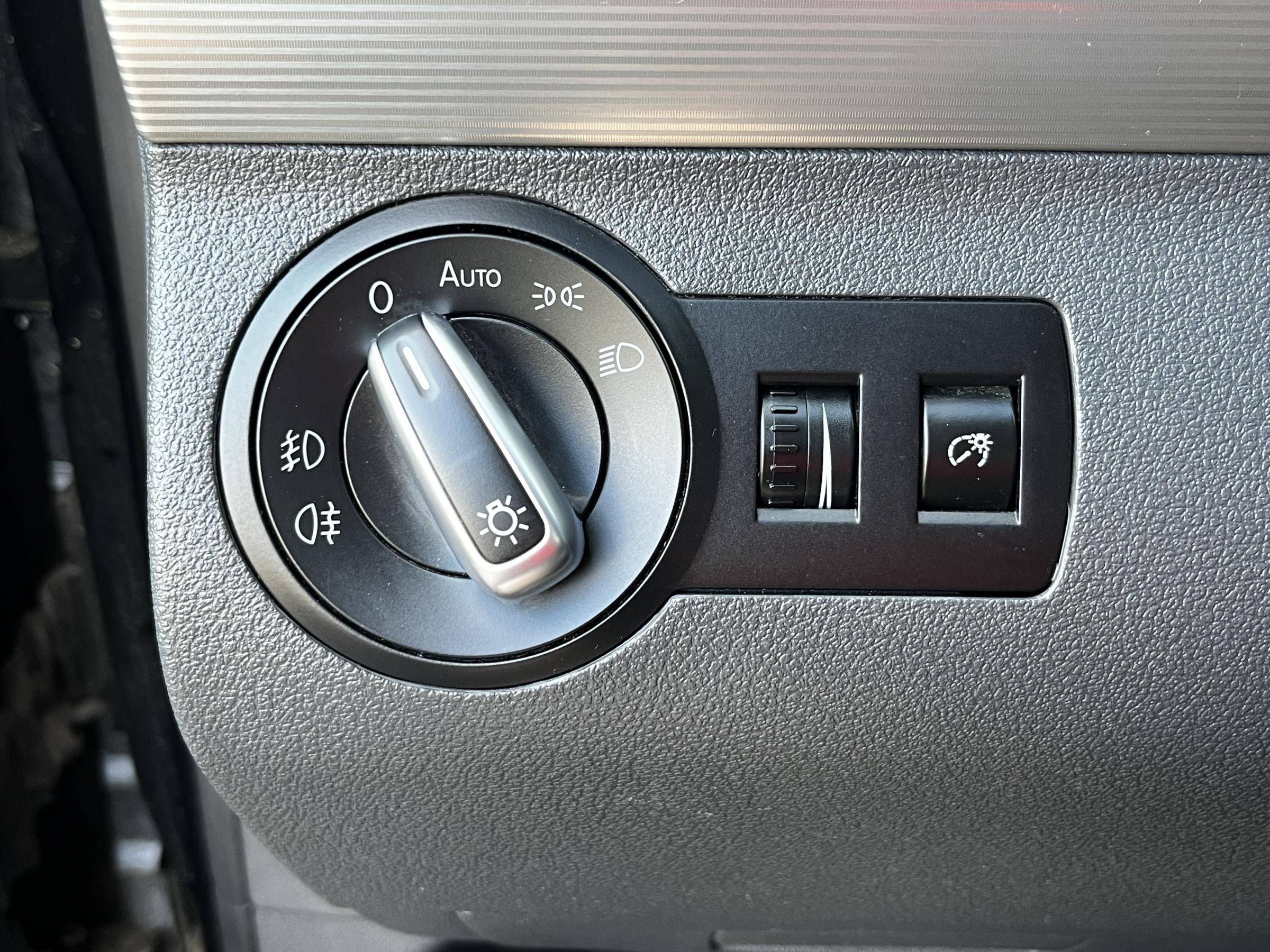 Volkswagen Touran, 2010 - pohled č. 18