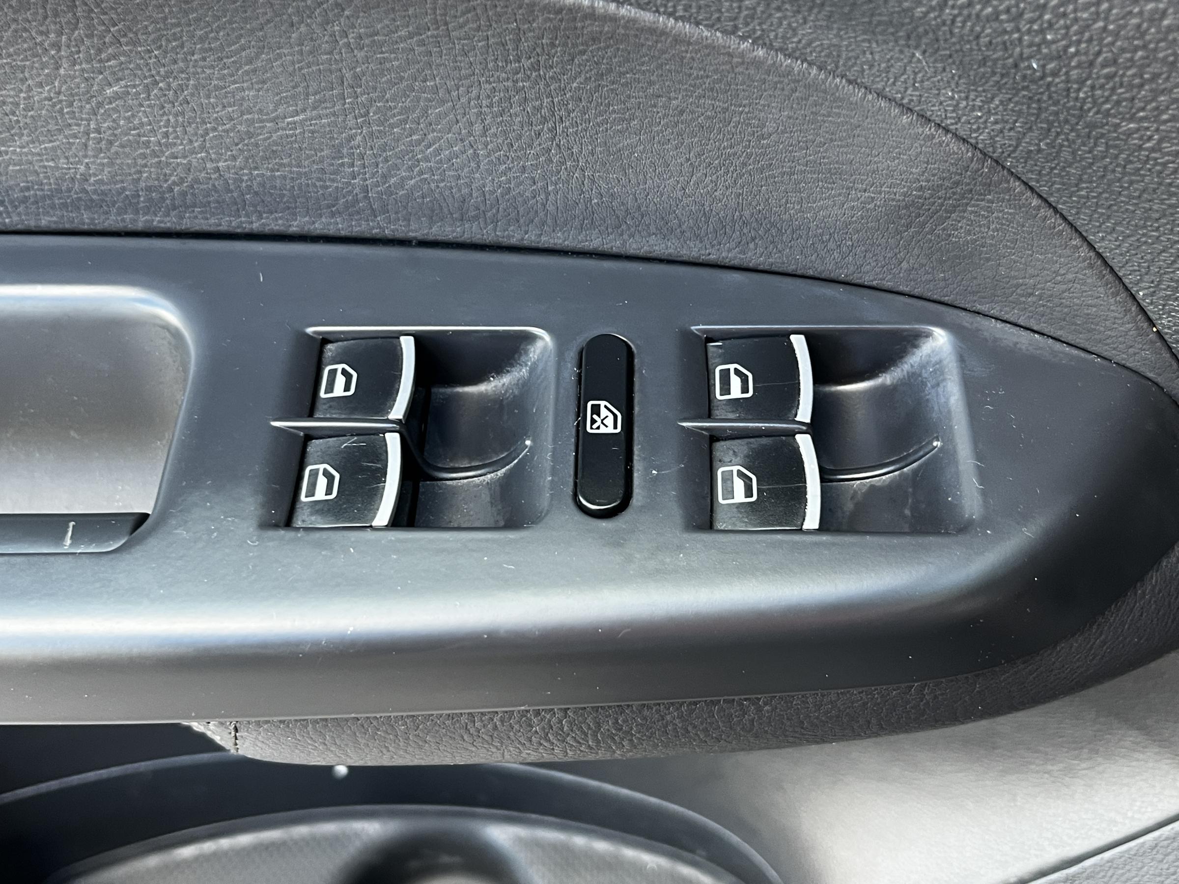 Volkswagen Touran, 2010 - pohled č. 19