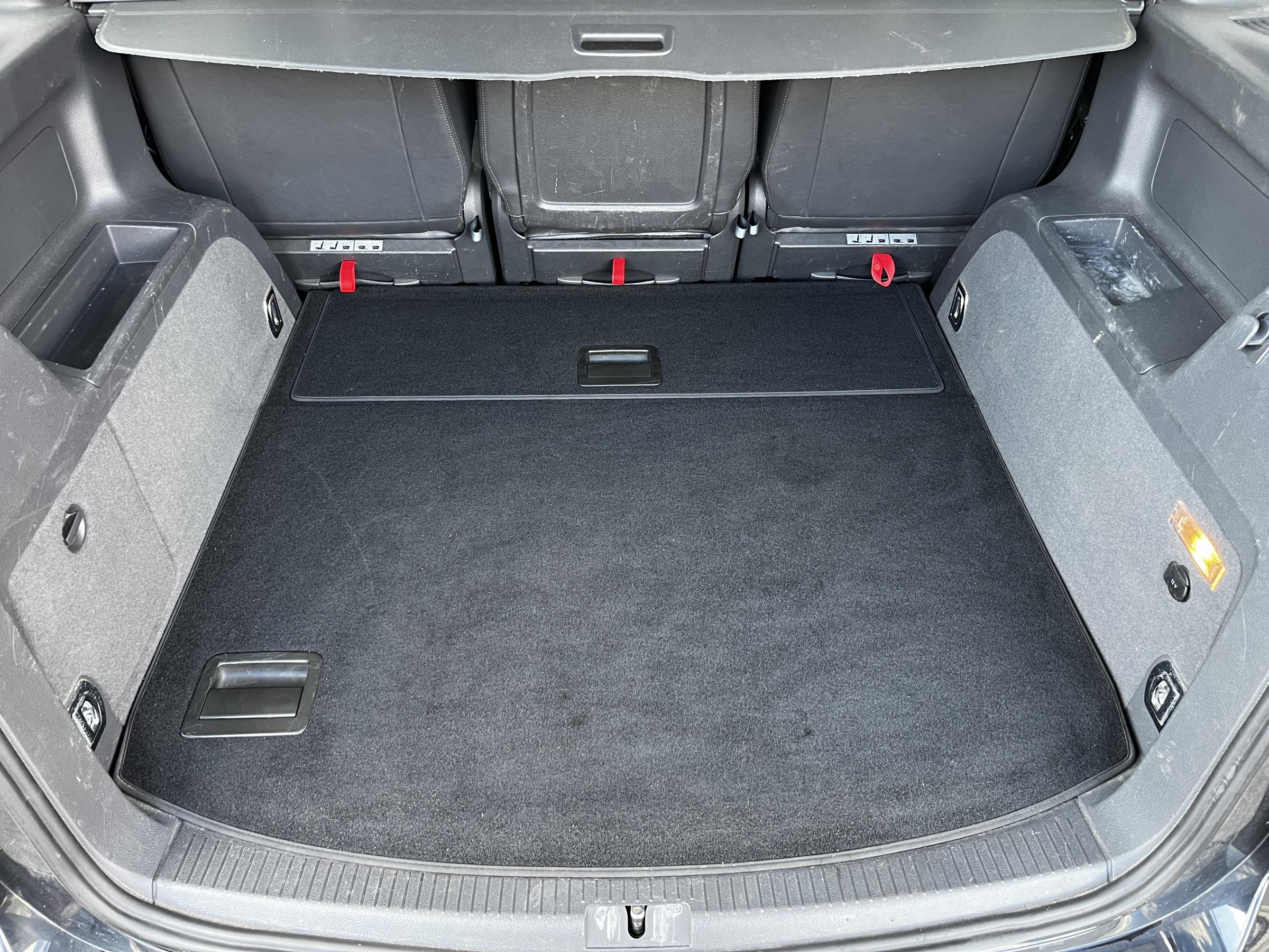 Volkswagen Touran, 2010 - pohled č. 7