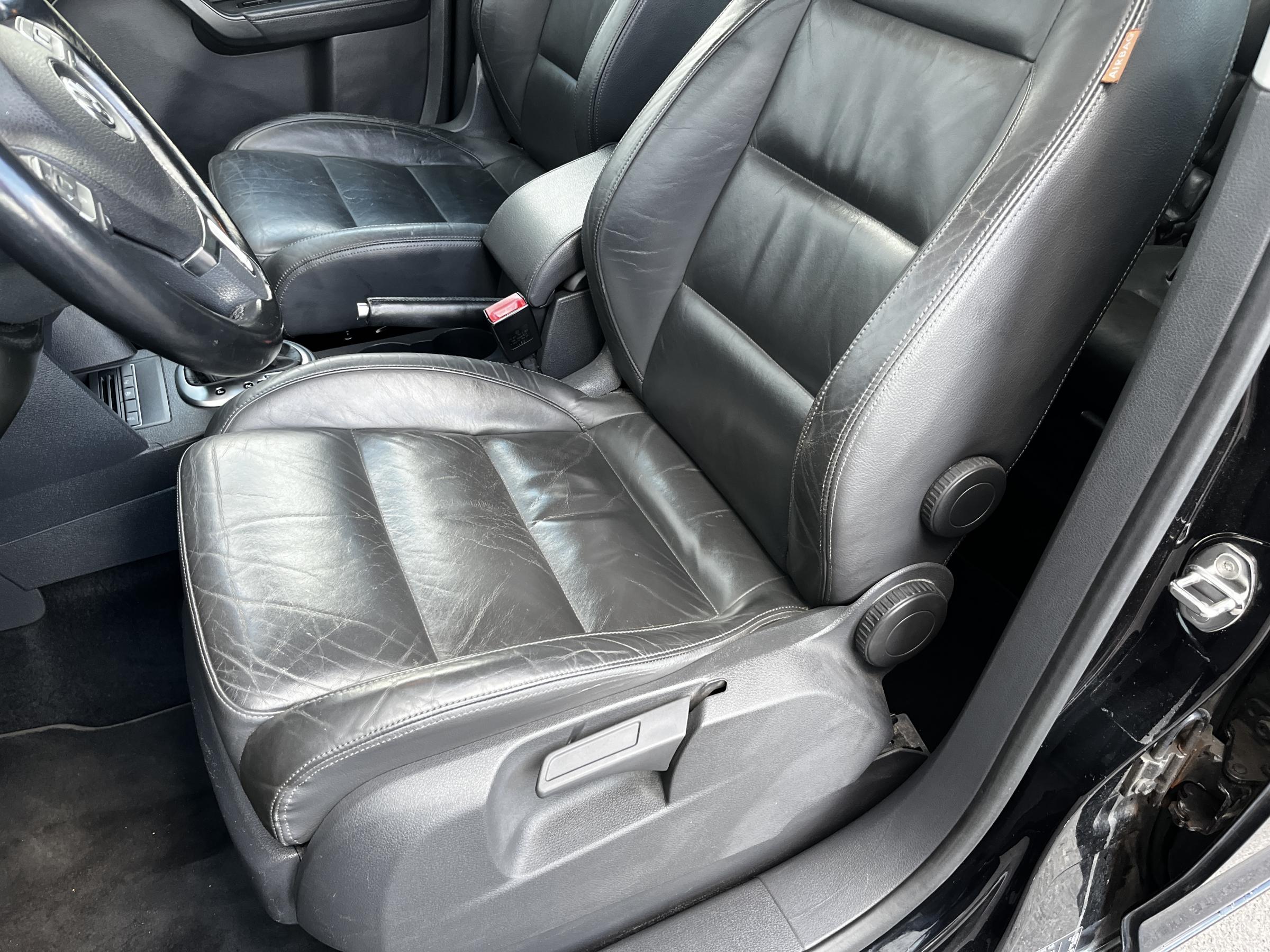 Volkswagen Touran, 2010 - pohled č. 9