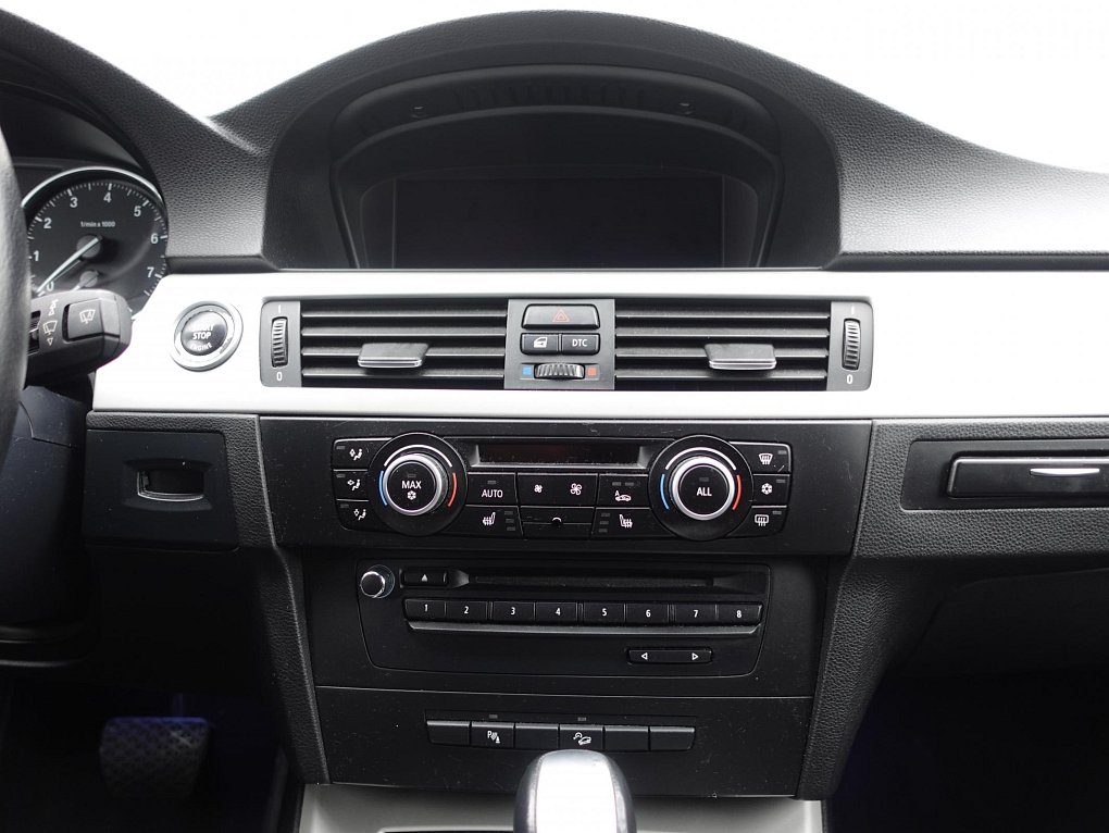 BMW Řada 3 3.0i  330 Xi