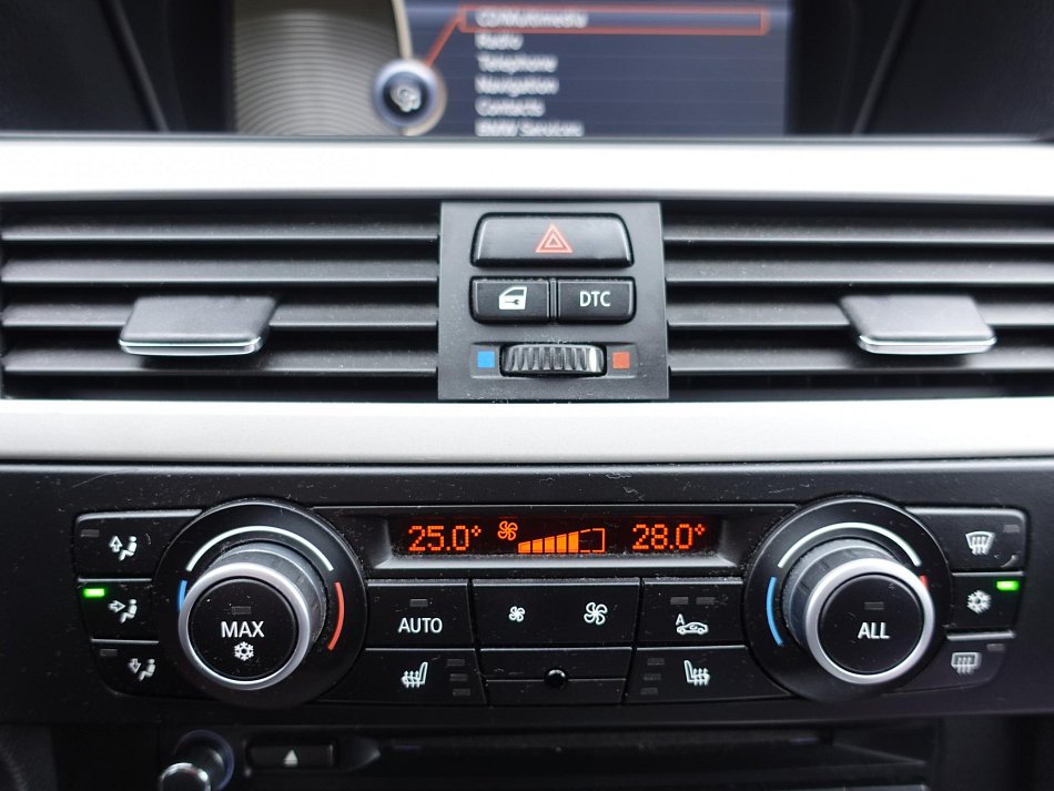 BMW Řada 3 3.0i  330 Xi