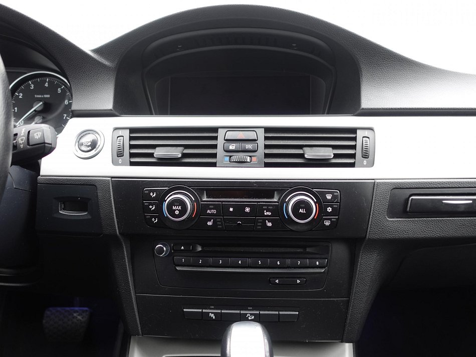 BMW Řada 3 3.0i  330 Xi