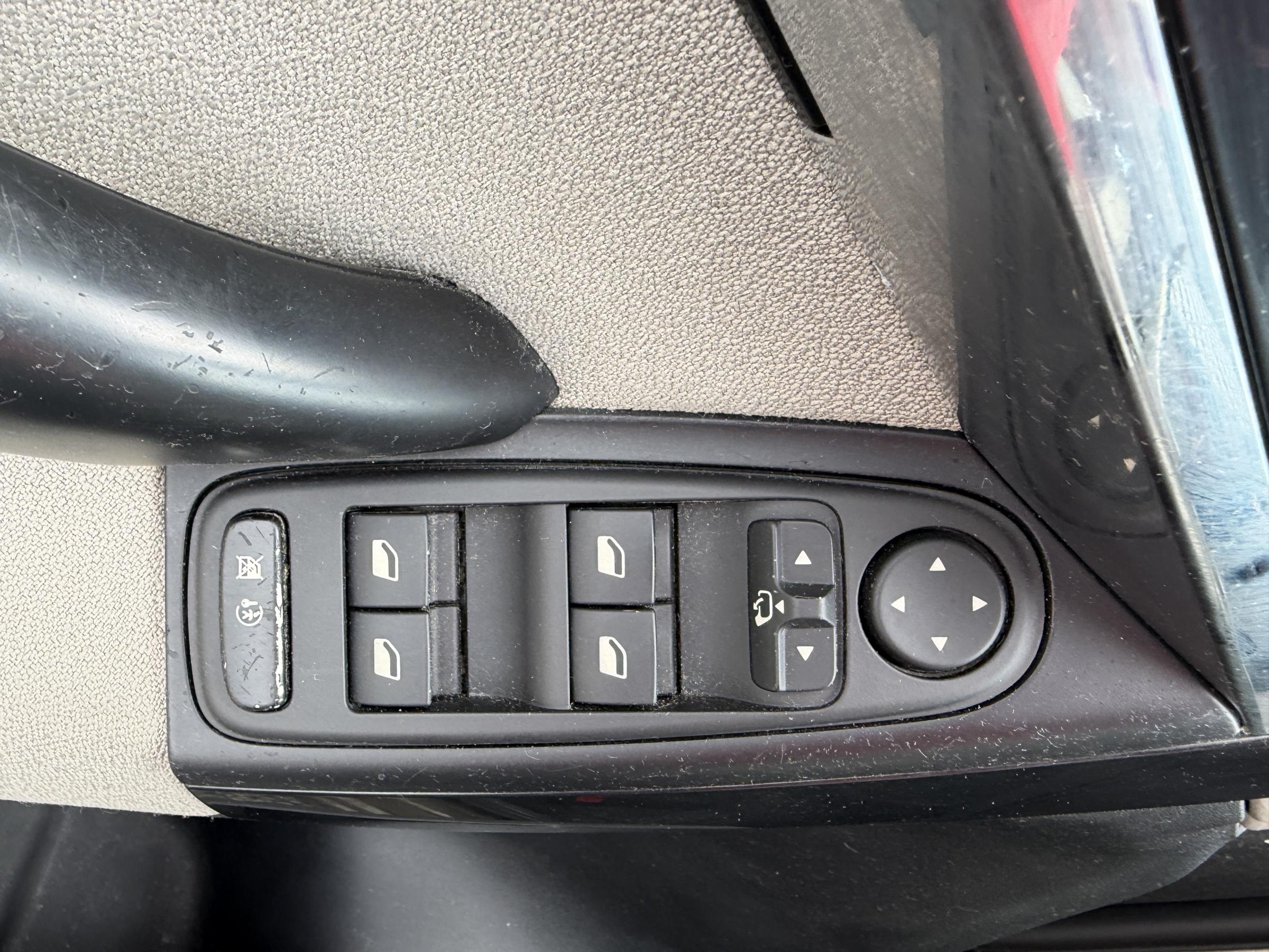 Citroën C4 Picasso, 2013 - pohled č. 15