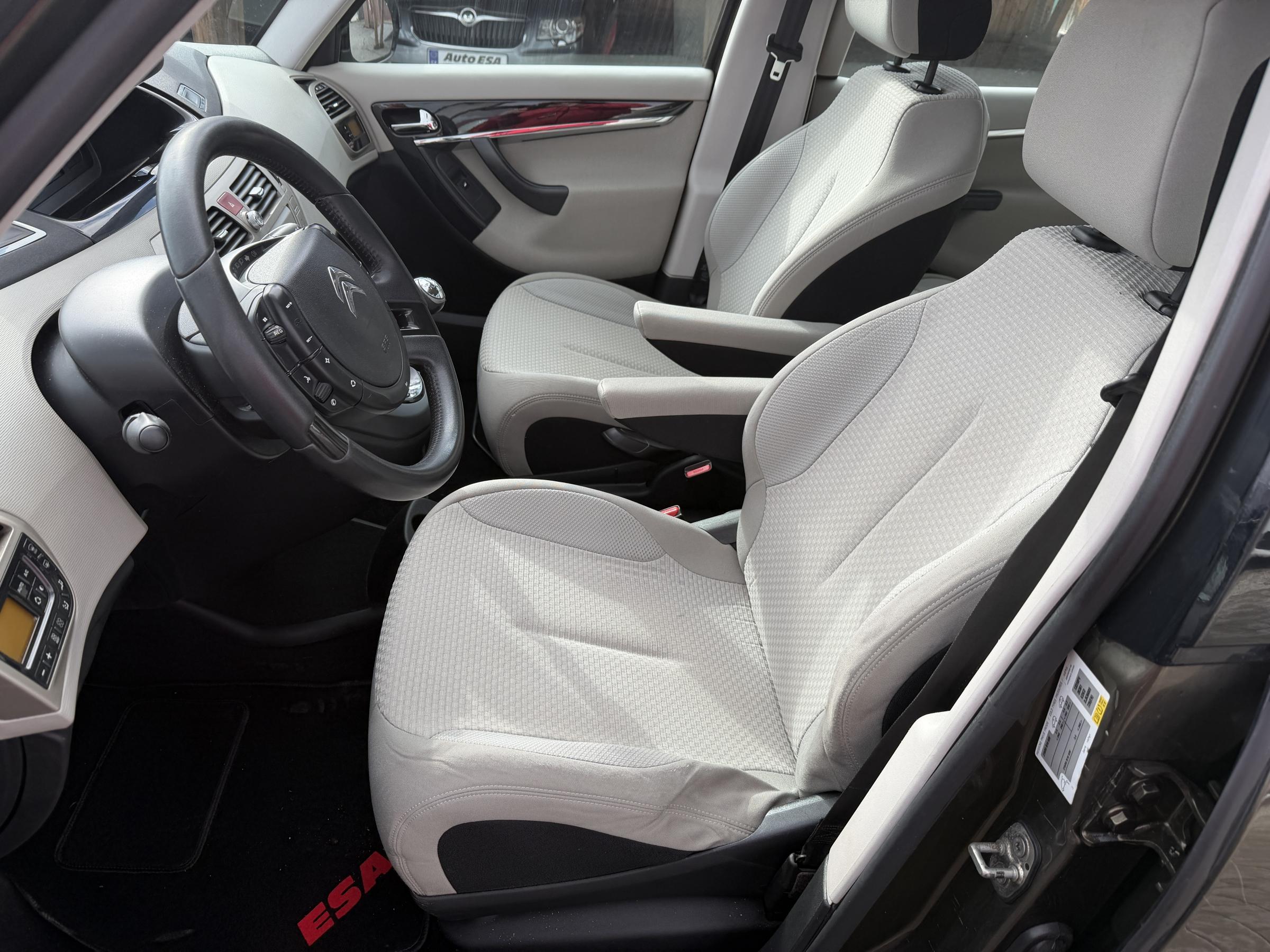 Citroën C4 Picasso, 2013 - pohled č. 8