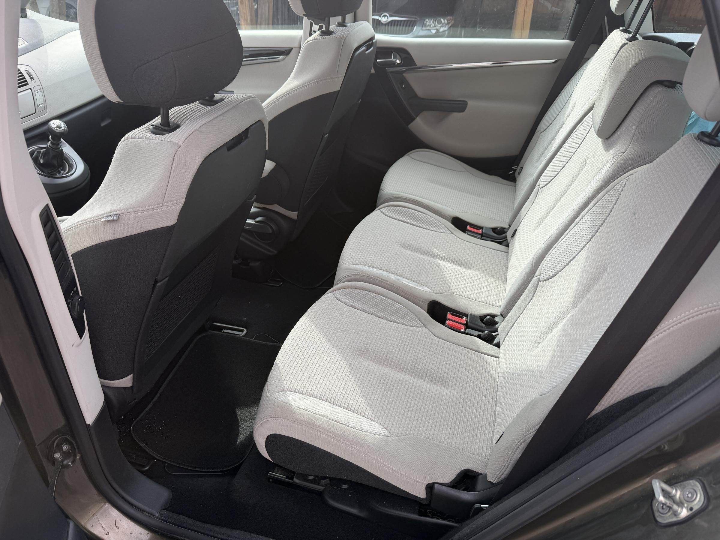 Citroën C4 Picasso, 2013 - pohled č. 9