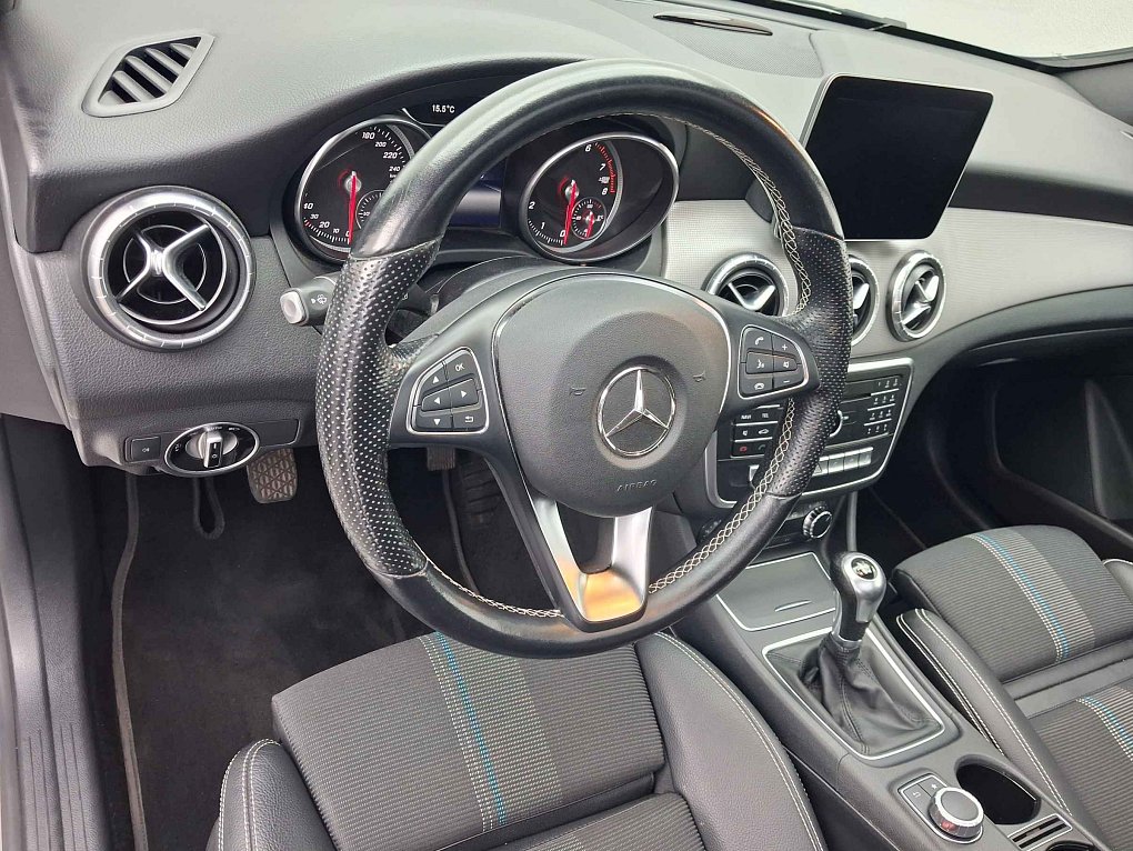Mercedes-Benz CLA 1.6 i Sport CLA200