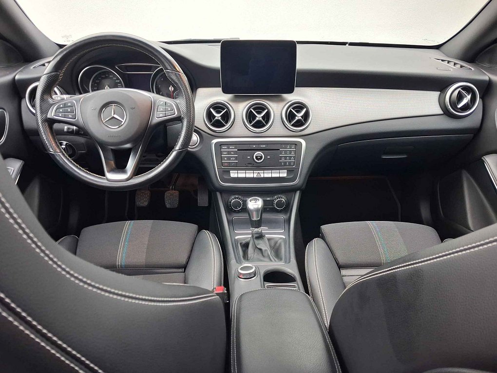 Mercedes-Benz CLA 1.6 i Sport CLA200