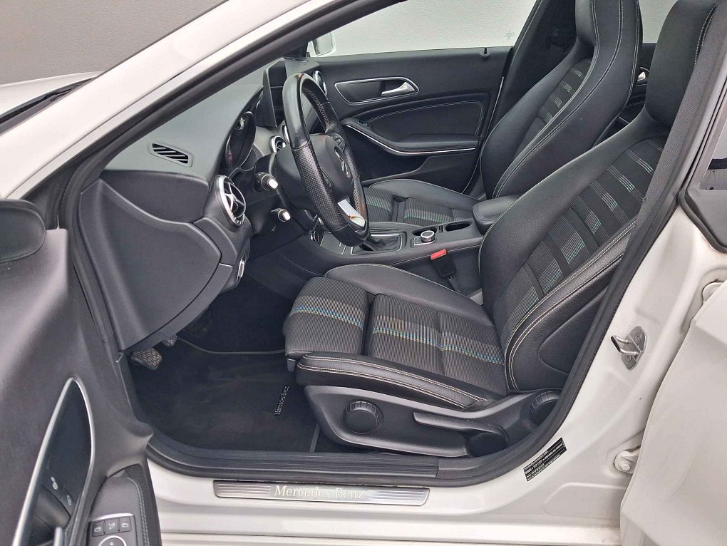 Mercedes-Benz CLA 1.6 i Sport CLA200