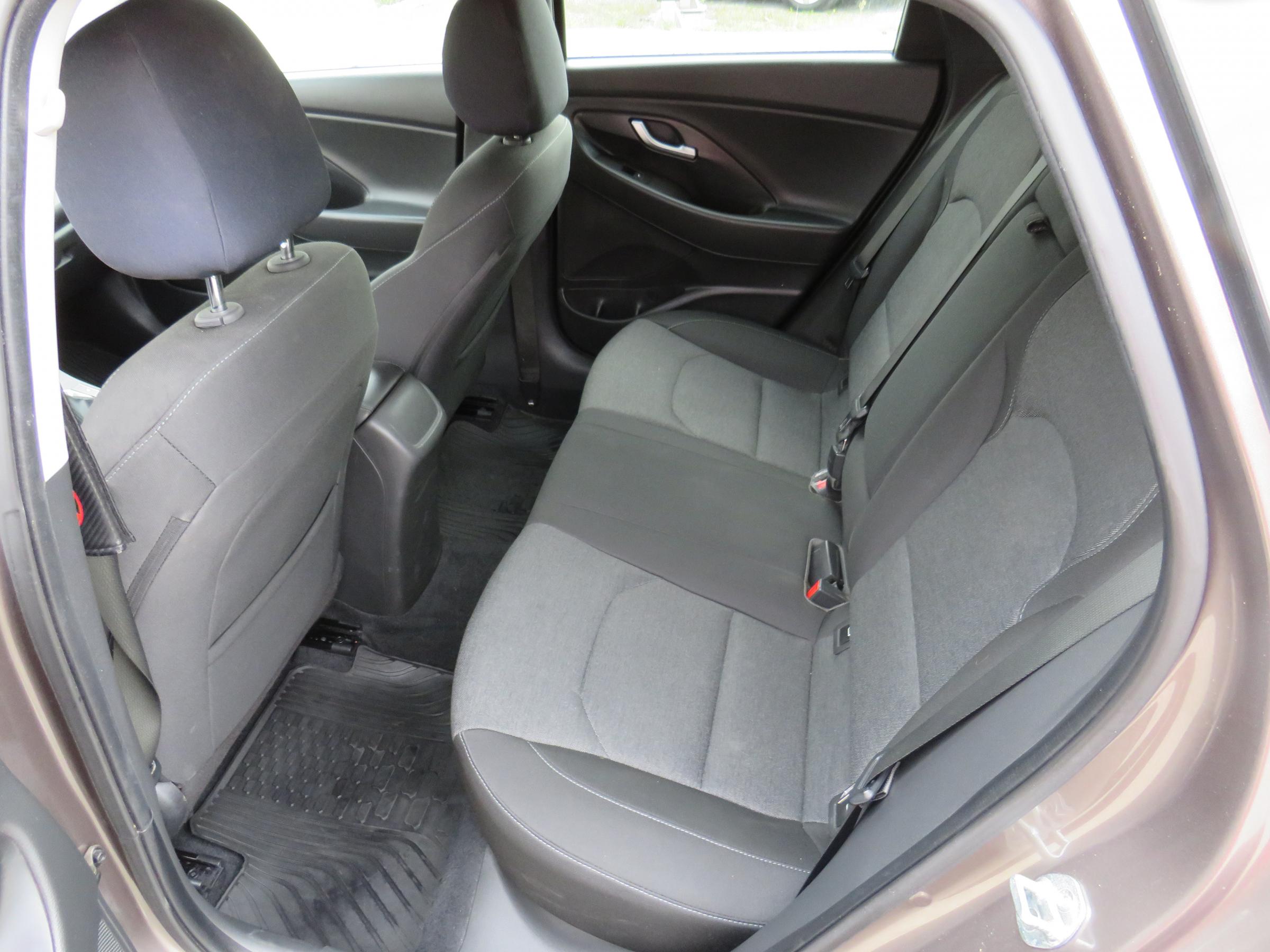 Hyundai i30, 2022 - pohled č. 10