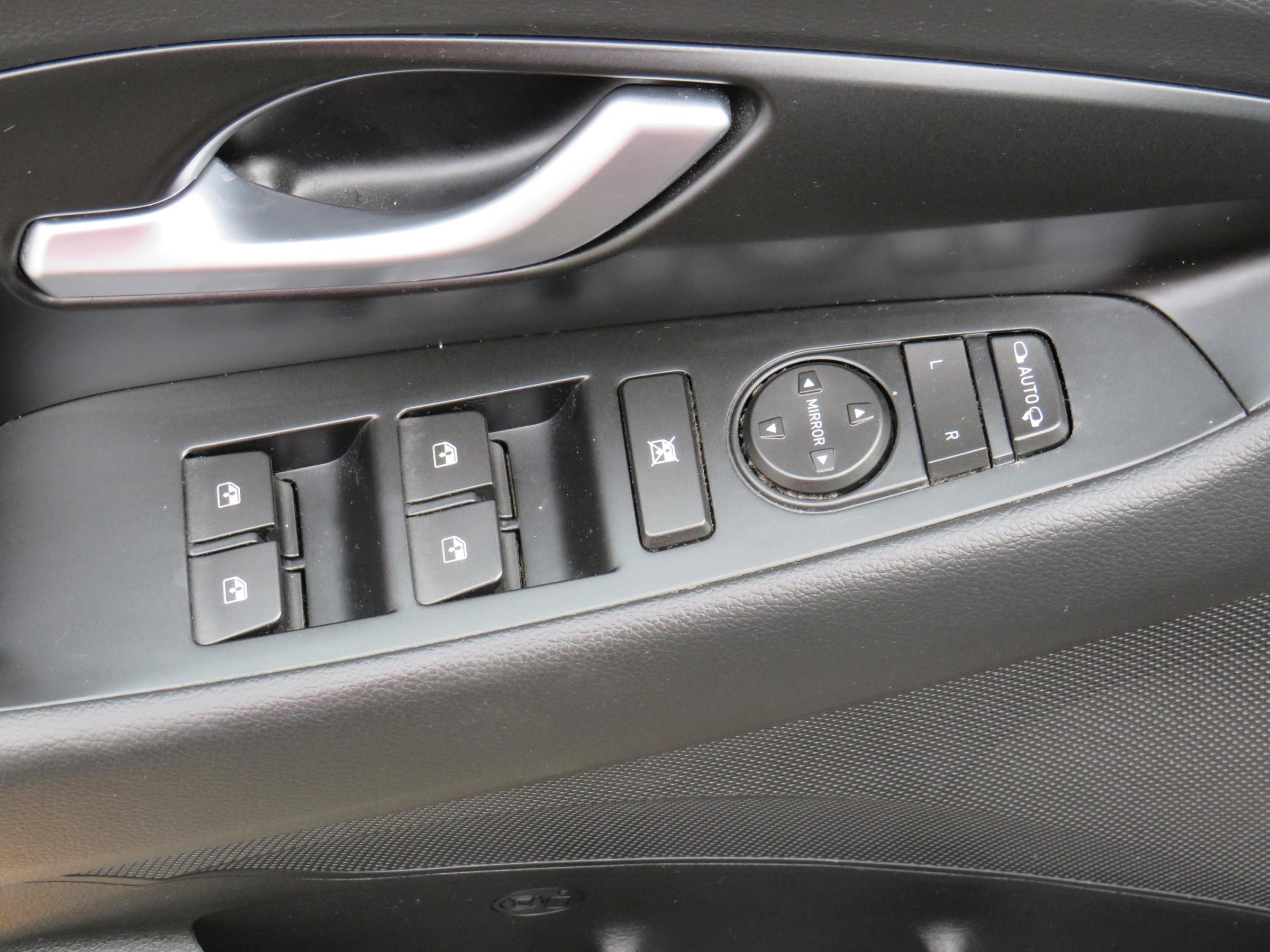 Hyundai i30, 2022 - pohled č. 11