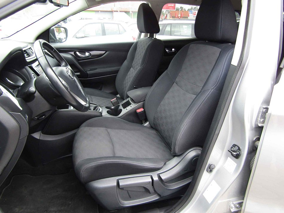 Nissan Qashqai 1.2 DiG-T N-Connecta 4x2