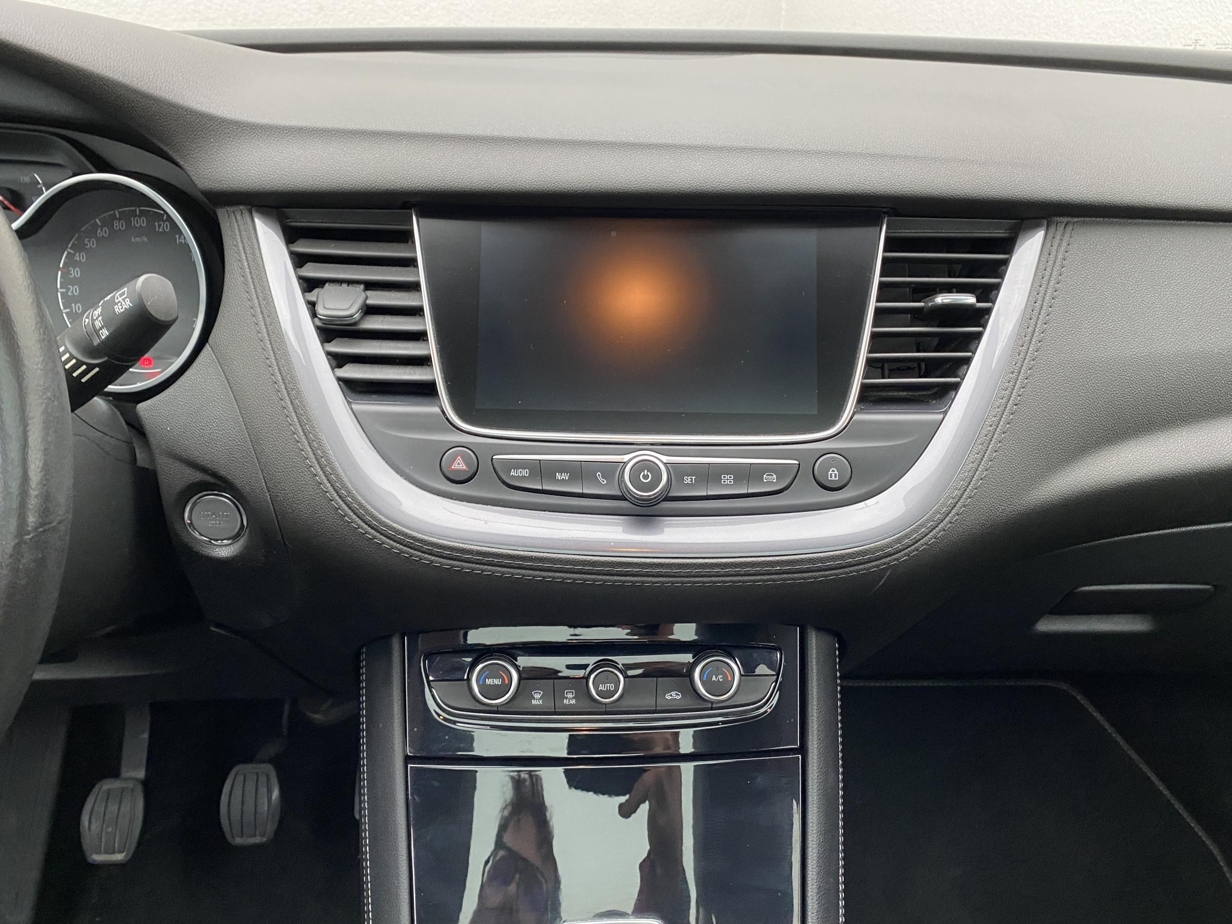 Vauxhall Crossland X, 2018 - pohled č. 12