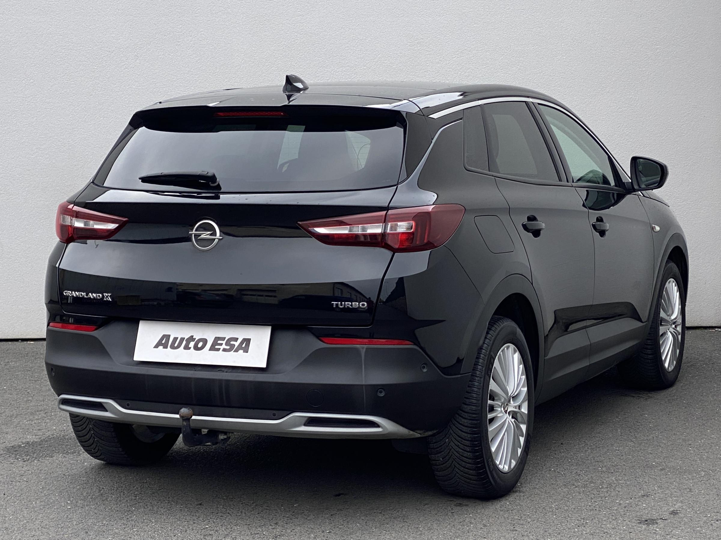 Vauxhall Crossland X, 2018 - pohled č. 4