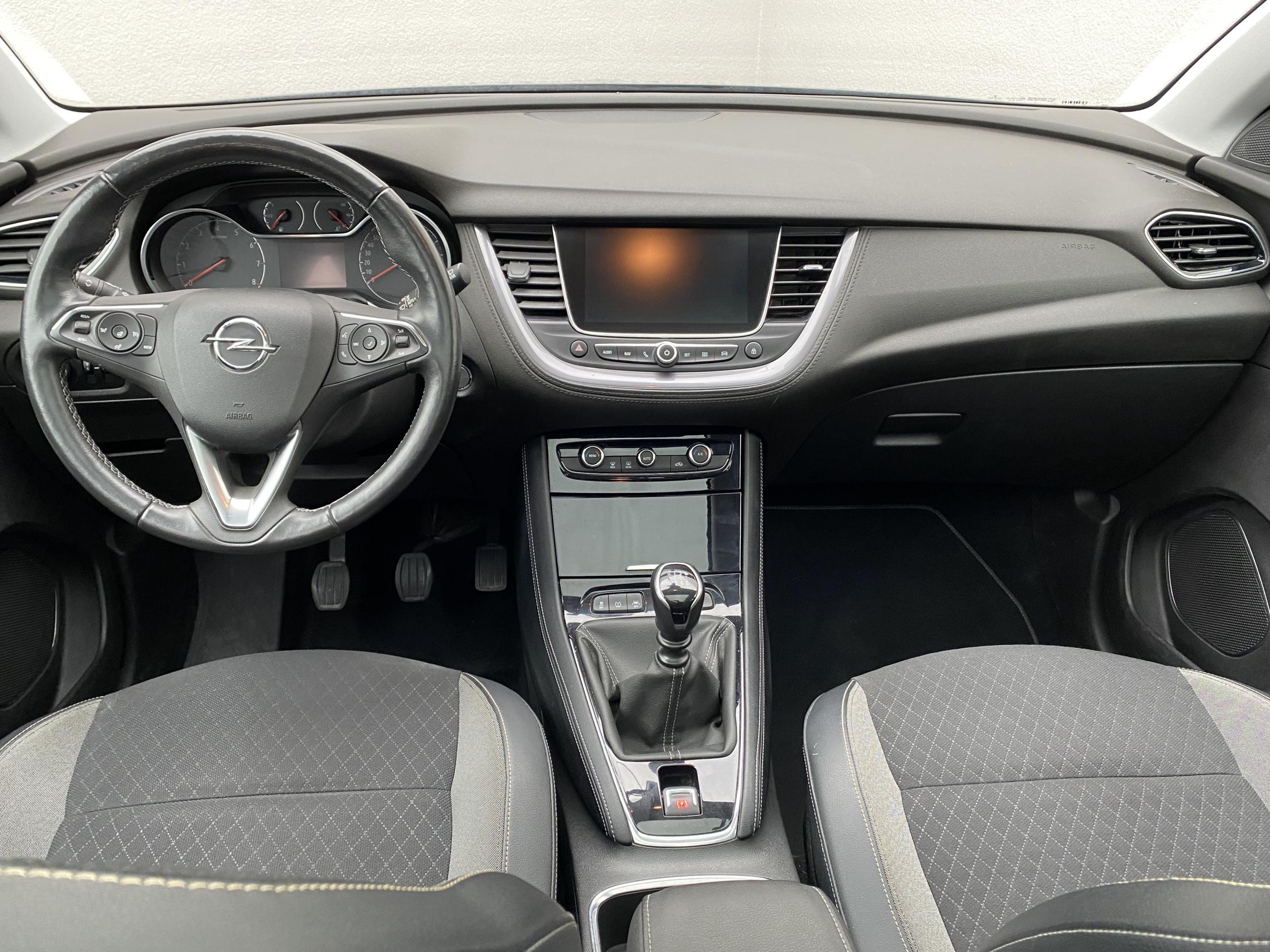 Vauxhall Crossland X, 2018 - pohled č. 8