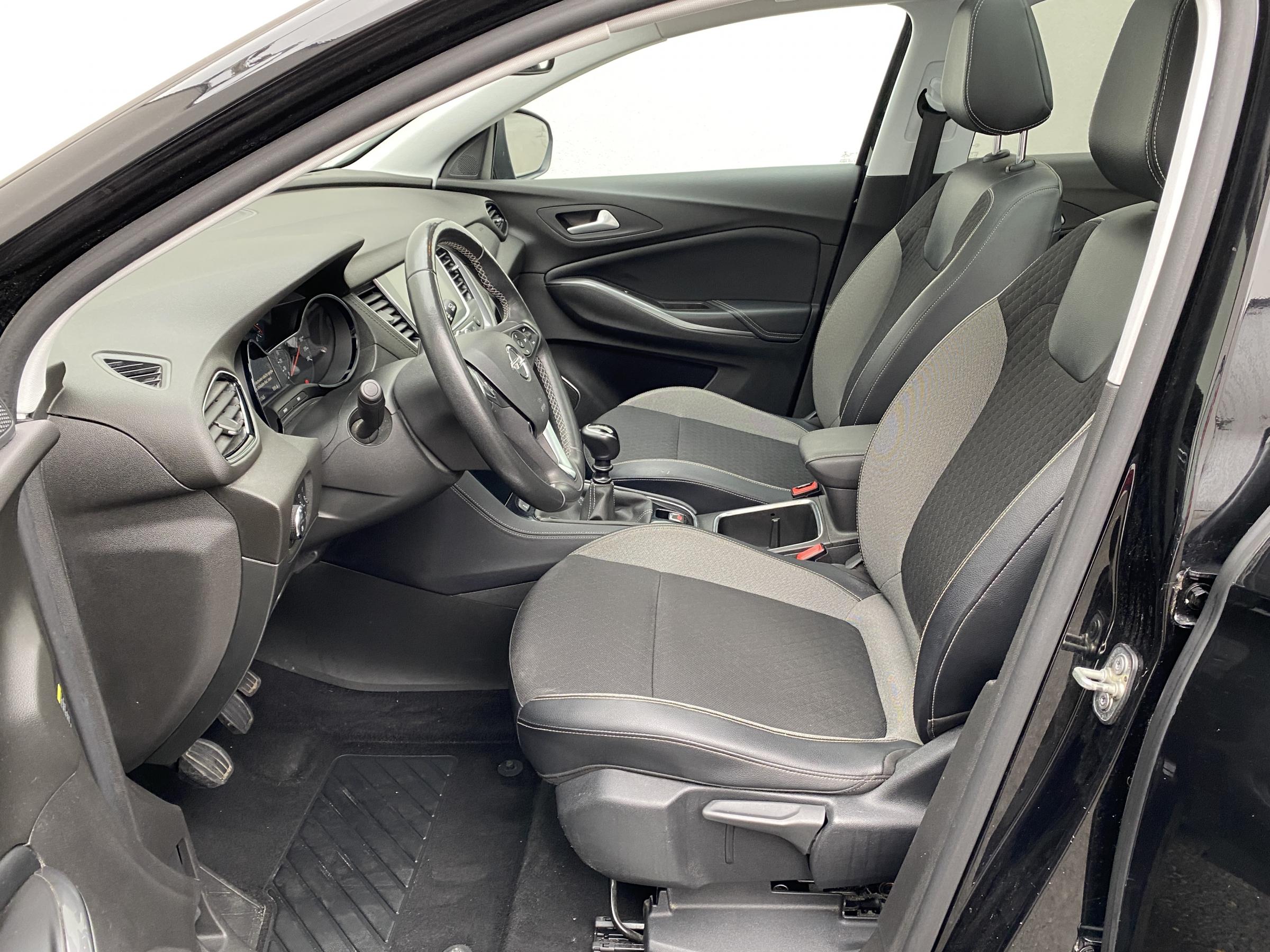 Vauxhall Crossland X, 2018 - pohled č. 9