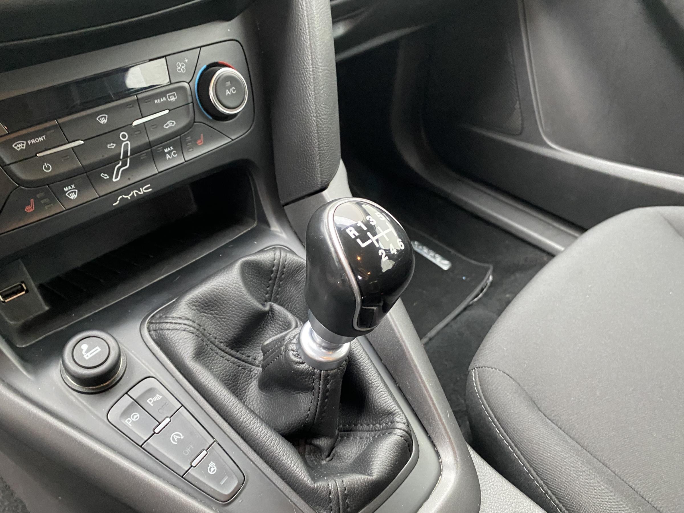 Ford Focus, 2014 - pohled č. 16