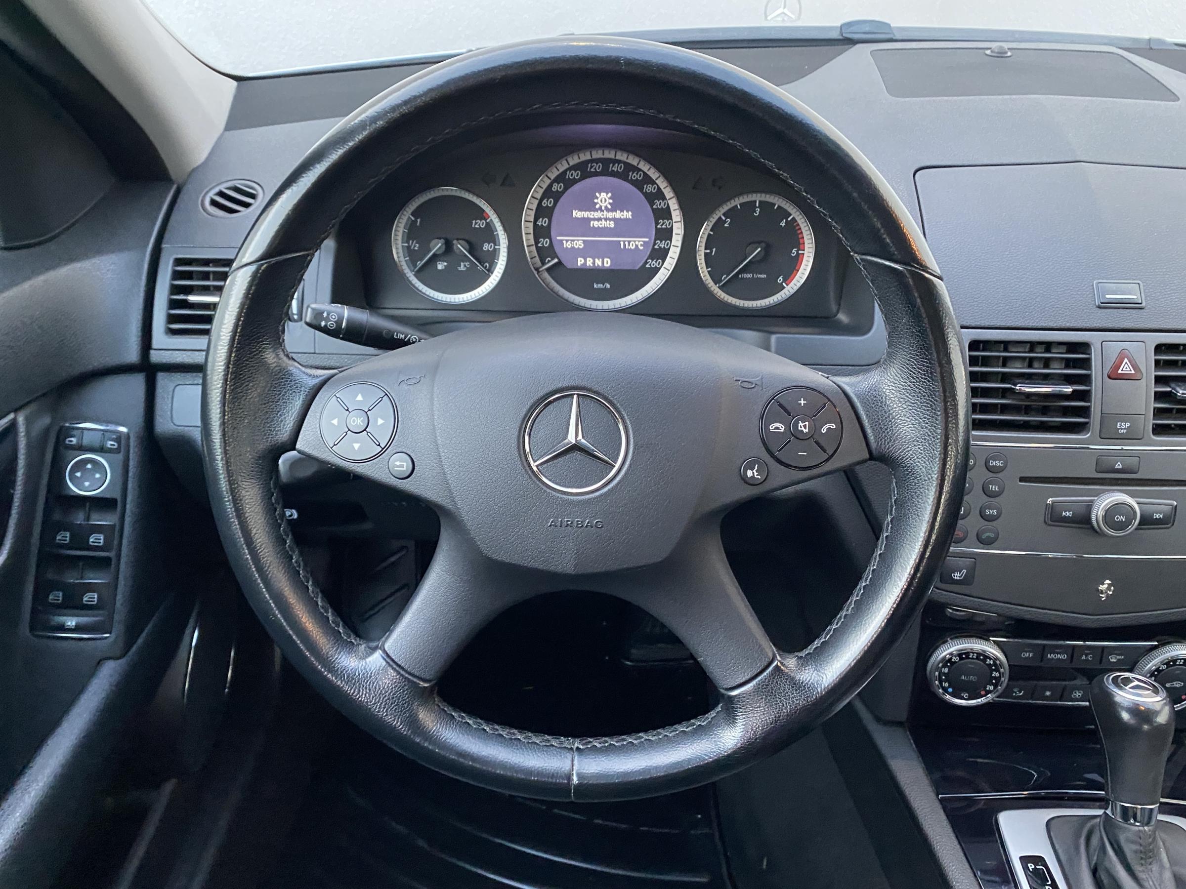 Mercedes-Benz Třída C, 2010 - pohled č. 12