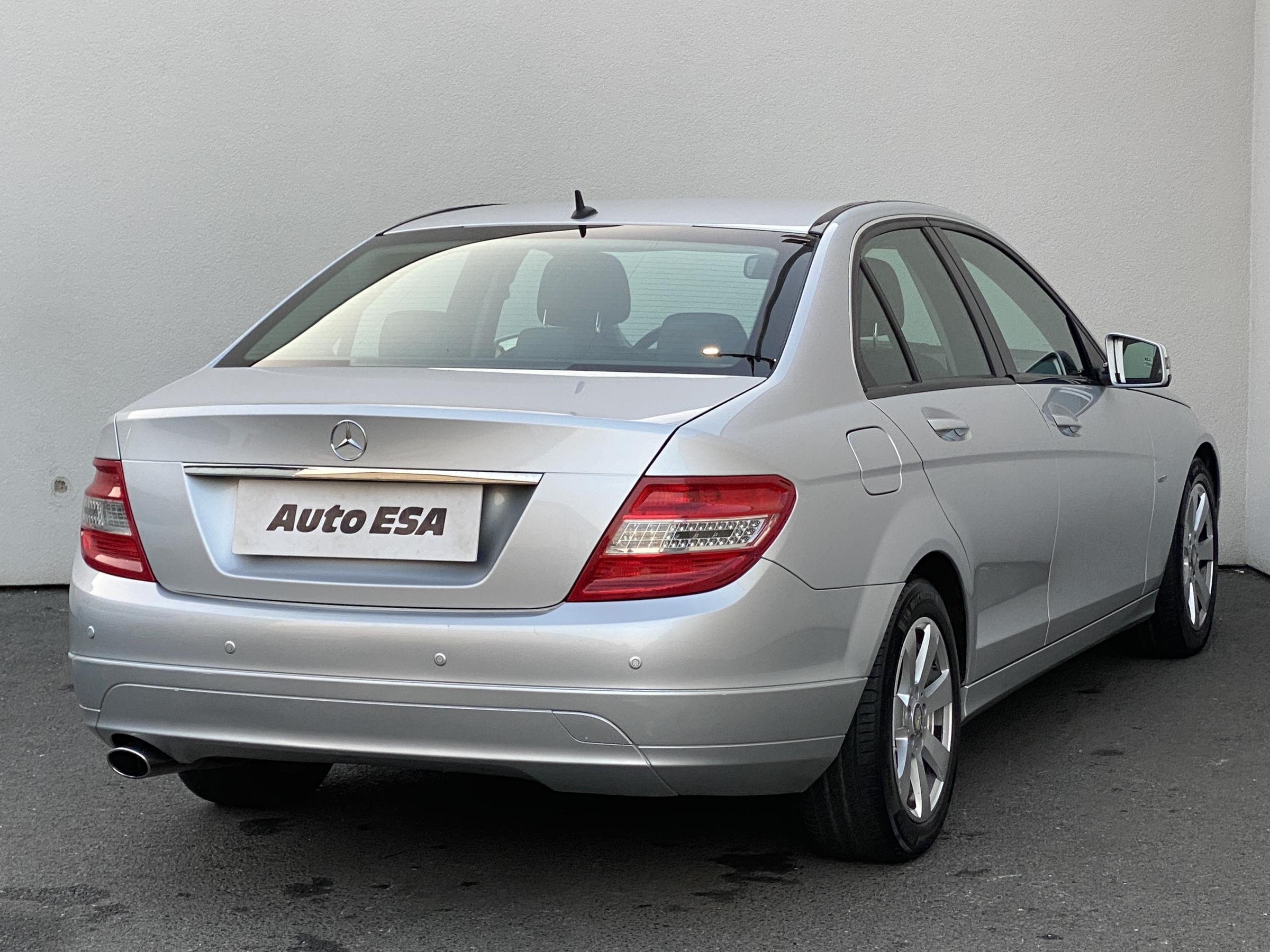 Mercedes-Benz Třída C, 2010 - pohled č. 4