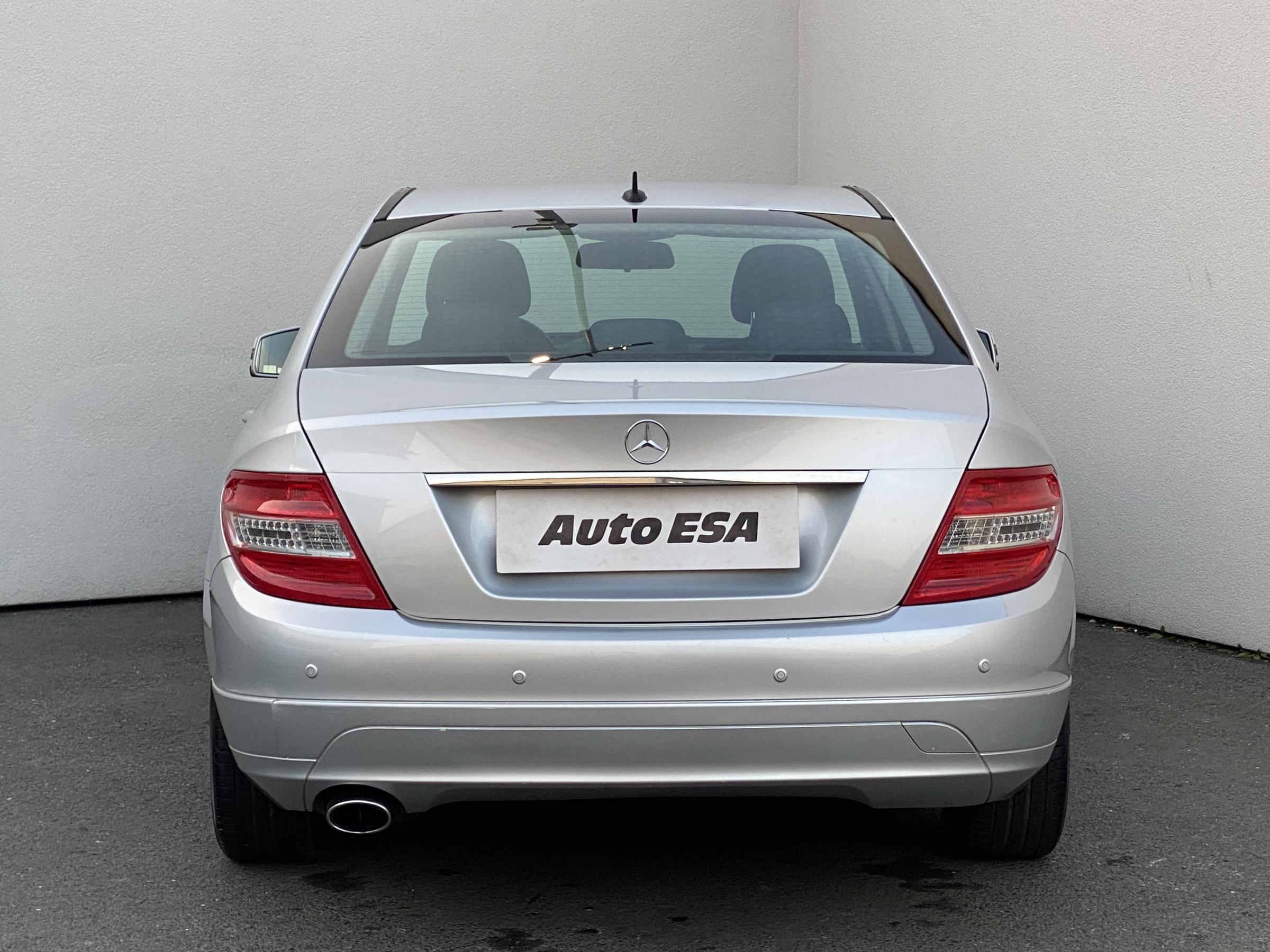 Mercedes-Benz Třída C, 2010 - pohled č. 5