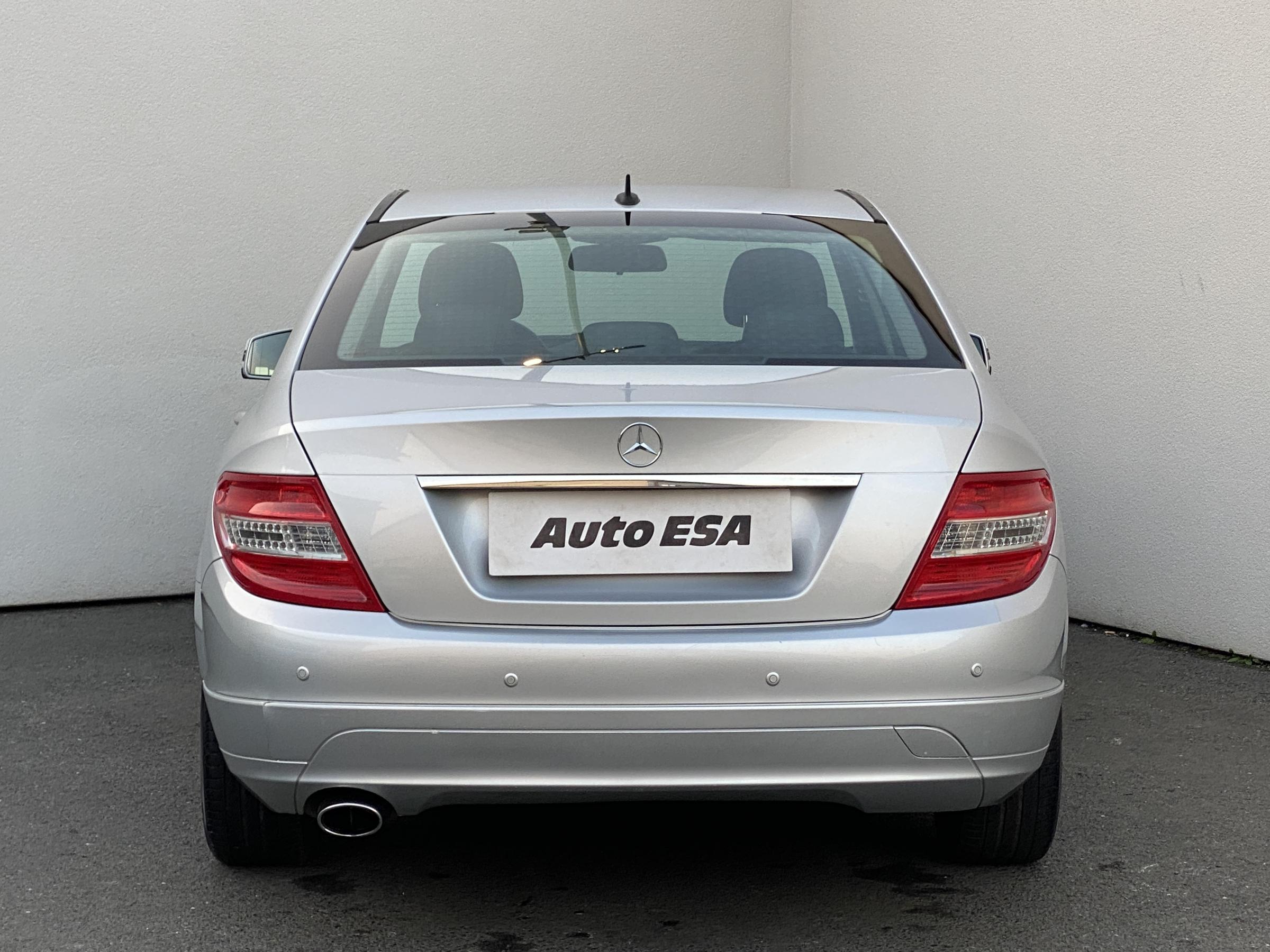 Mercedes-Benz Třída C, 2010 - pohled č. 6