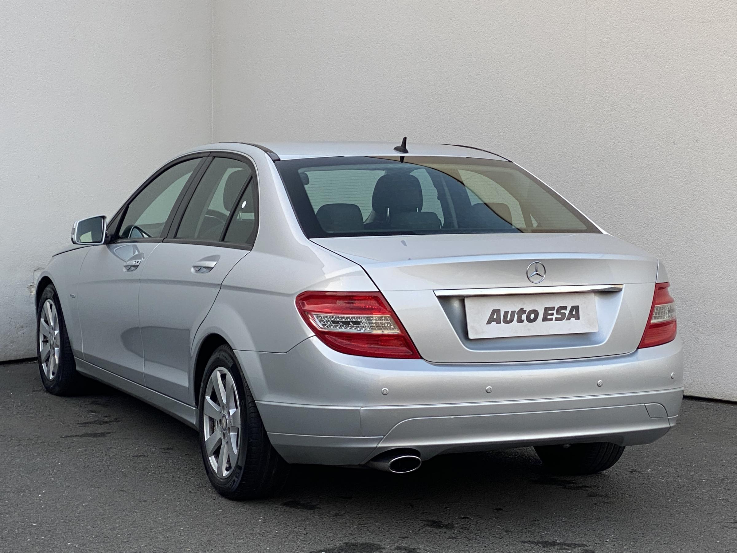 Mercedes-Benz Třída C, 2010 - pohled č. 7