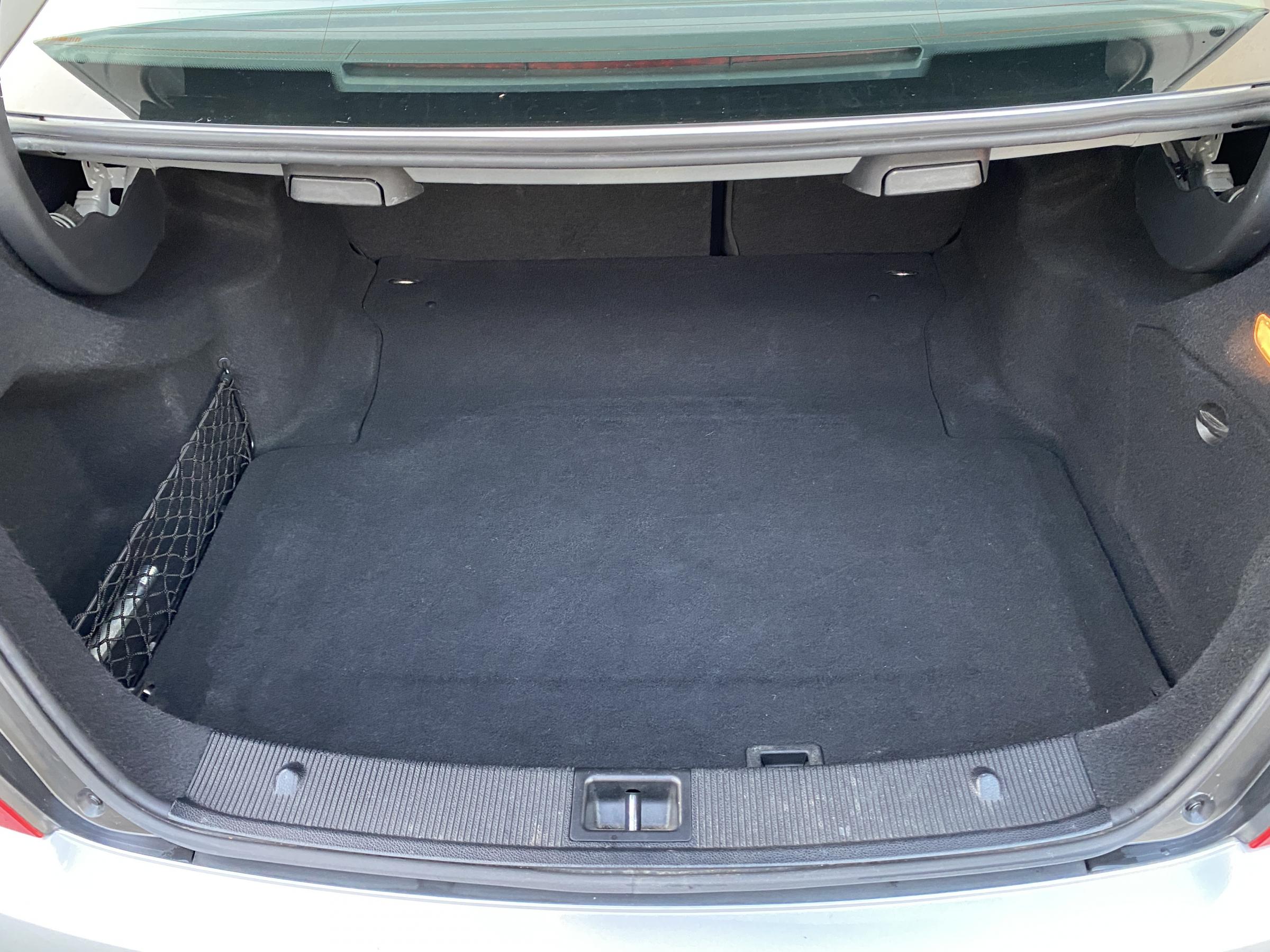 Mercedes-Benz Třída C, 2010 - pohled č. 8