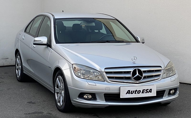 Mercedes-Benz Třída C 2.2CDi 