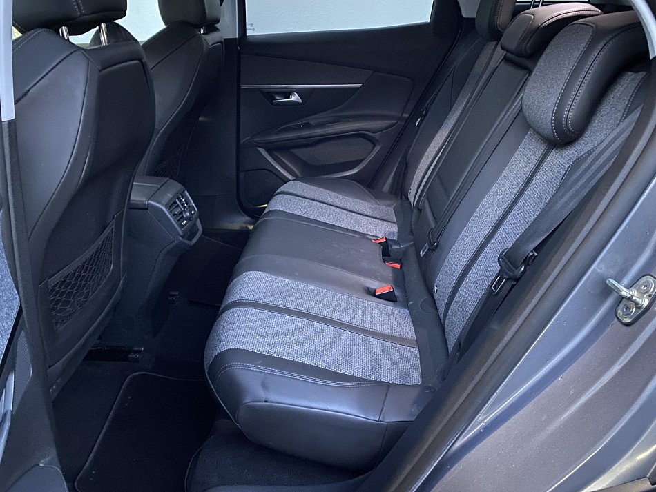 Peugeot 3008 1.2PT Allure